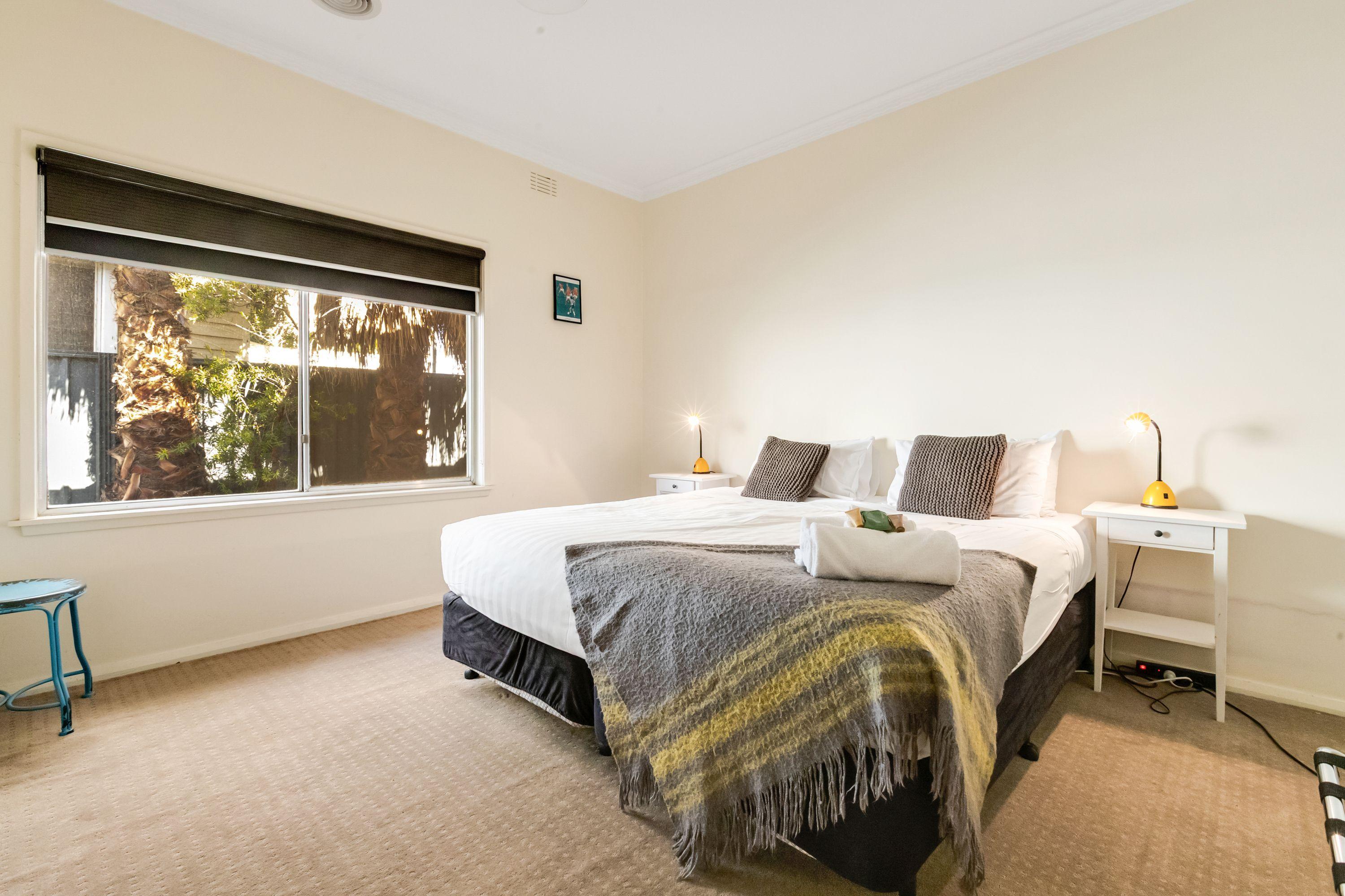 FULLY FURNISHED PROPERTY IN HEART OF TOWN