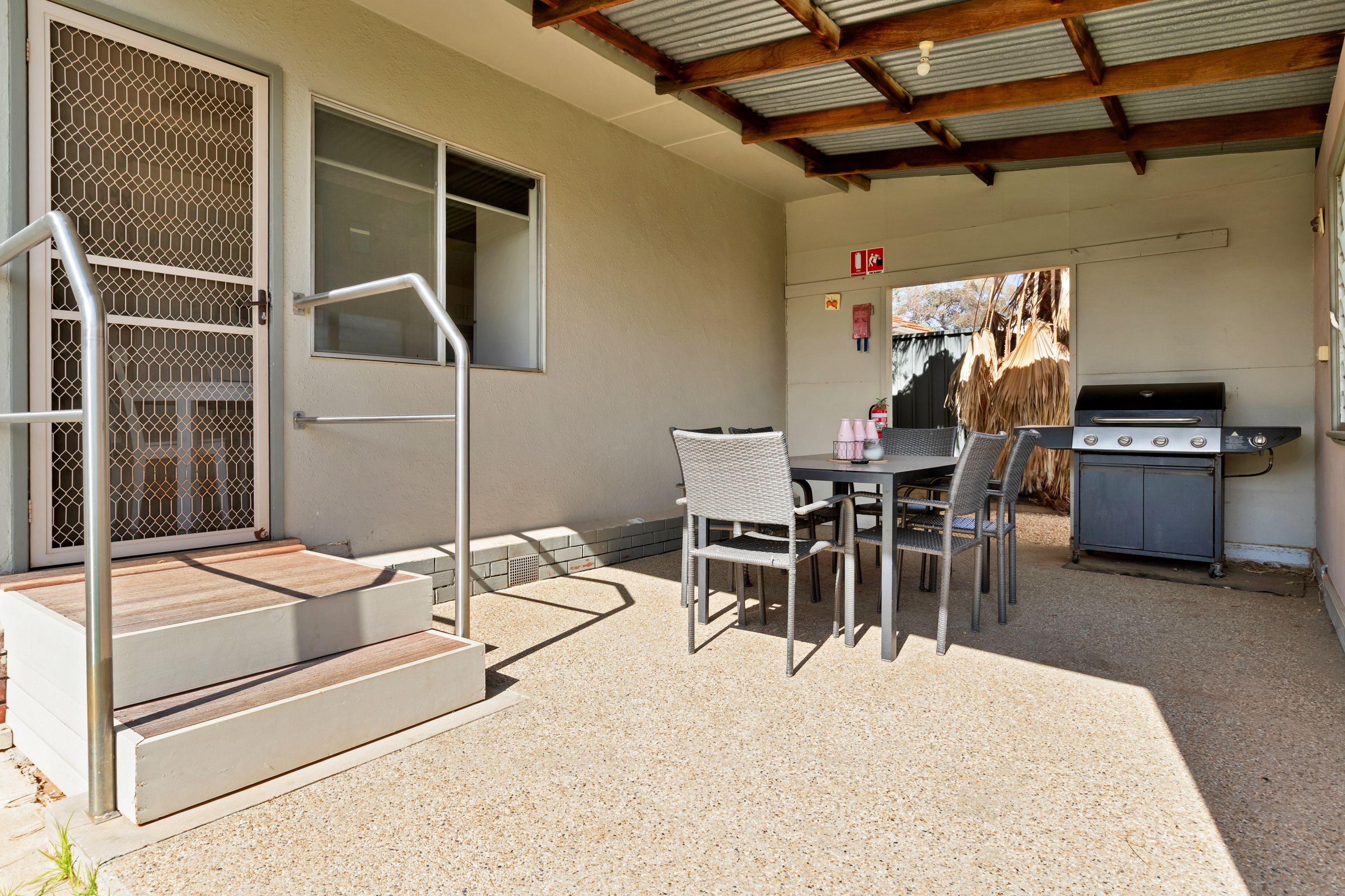 FULLY FURNISHED PROPERTY IN HEART OF TOWN