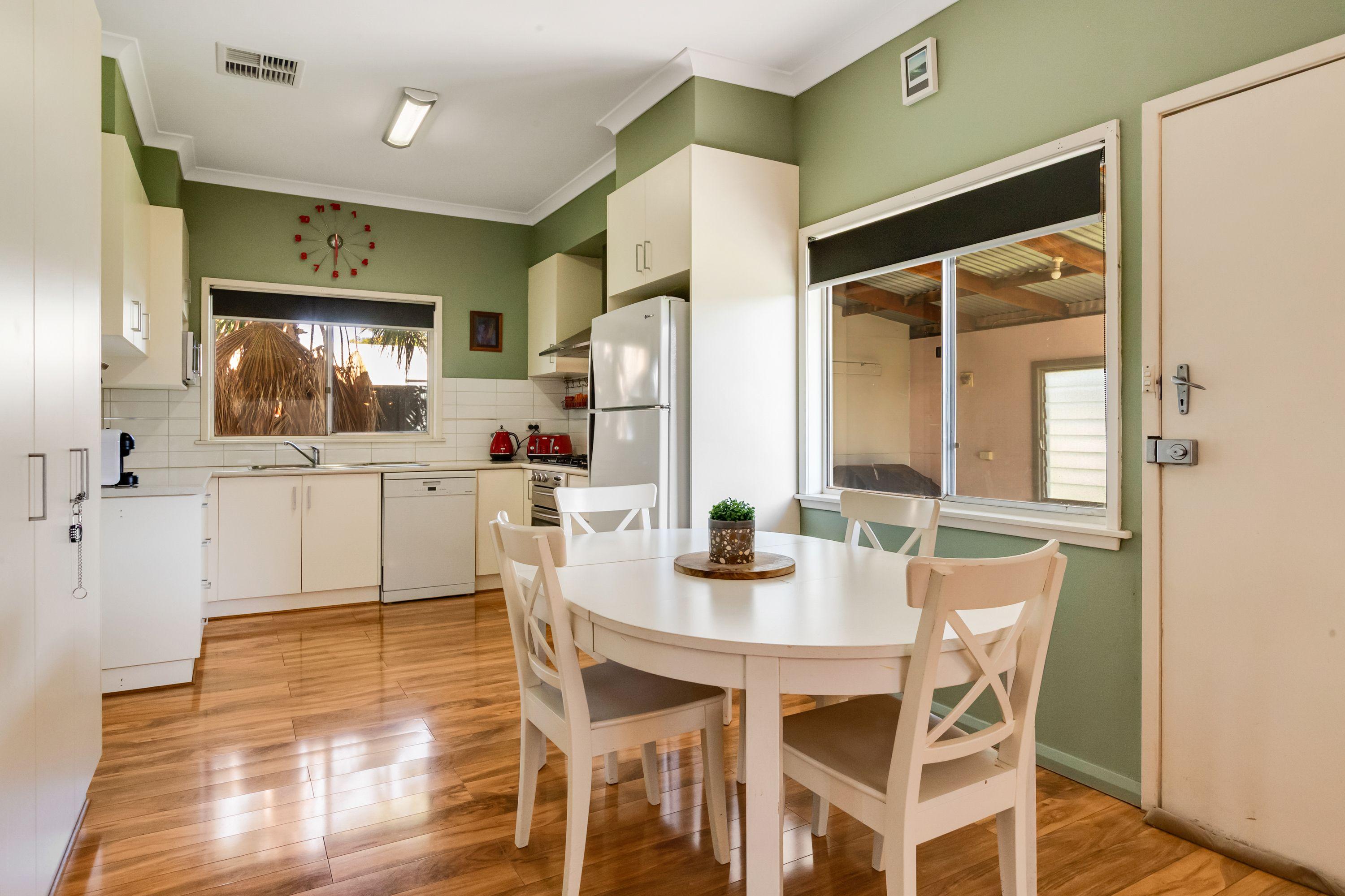 FULLY FURNISHED PROPERTY IN HEART OF TOWN