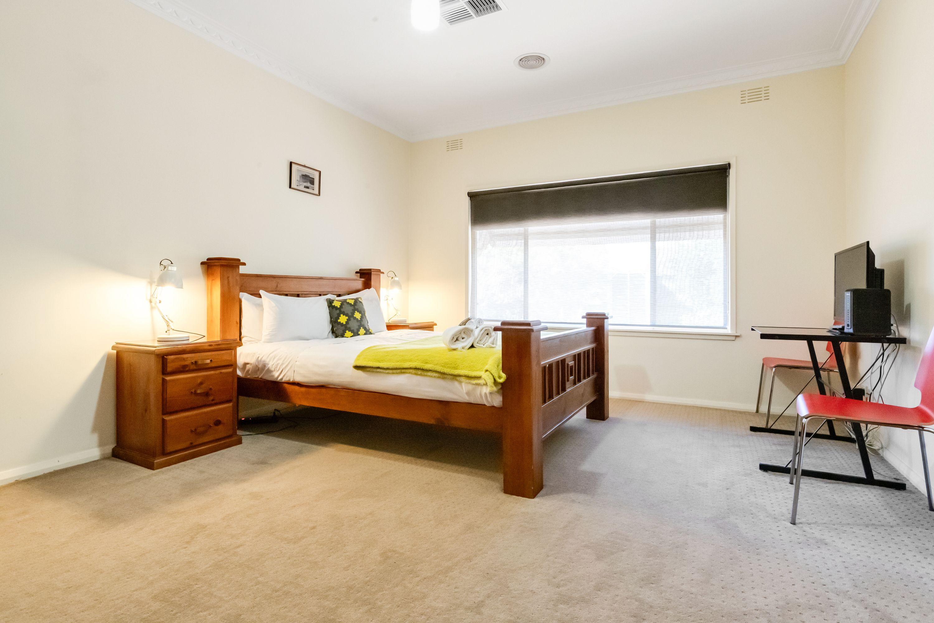 FULLY FURNISHED PROPERTY IN HEART OF TOWN