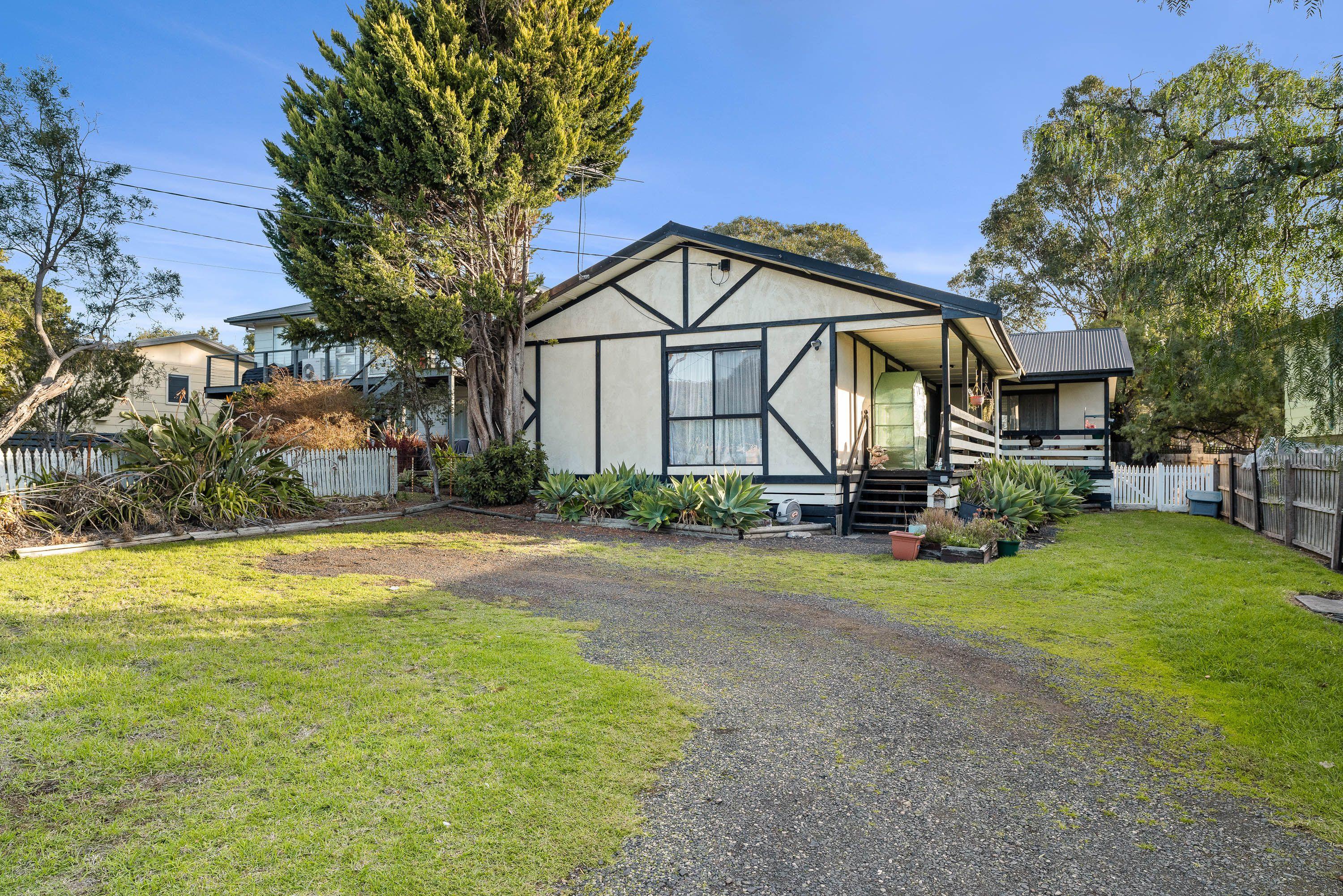 Prop-GPT: House: VIC Cowes, VIC 3922 Home For Rent