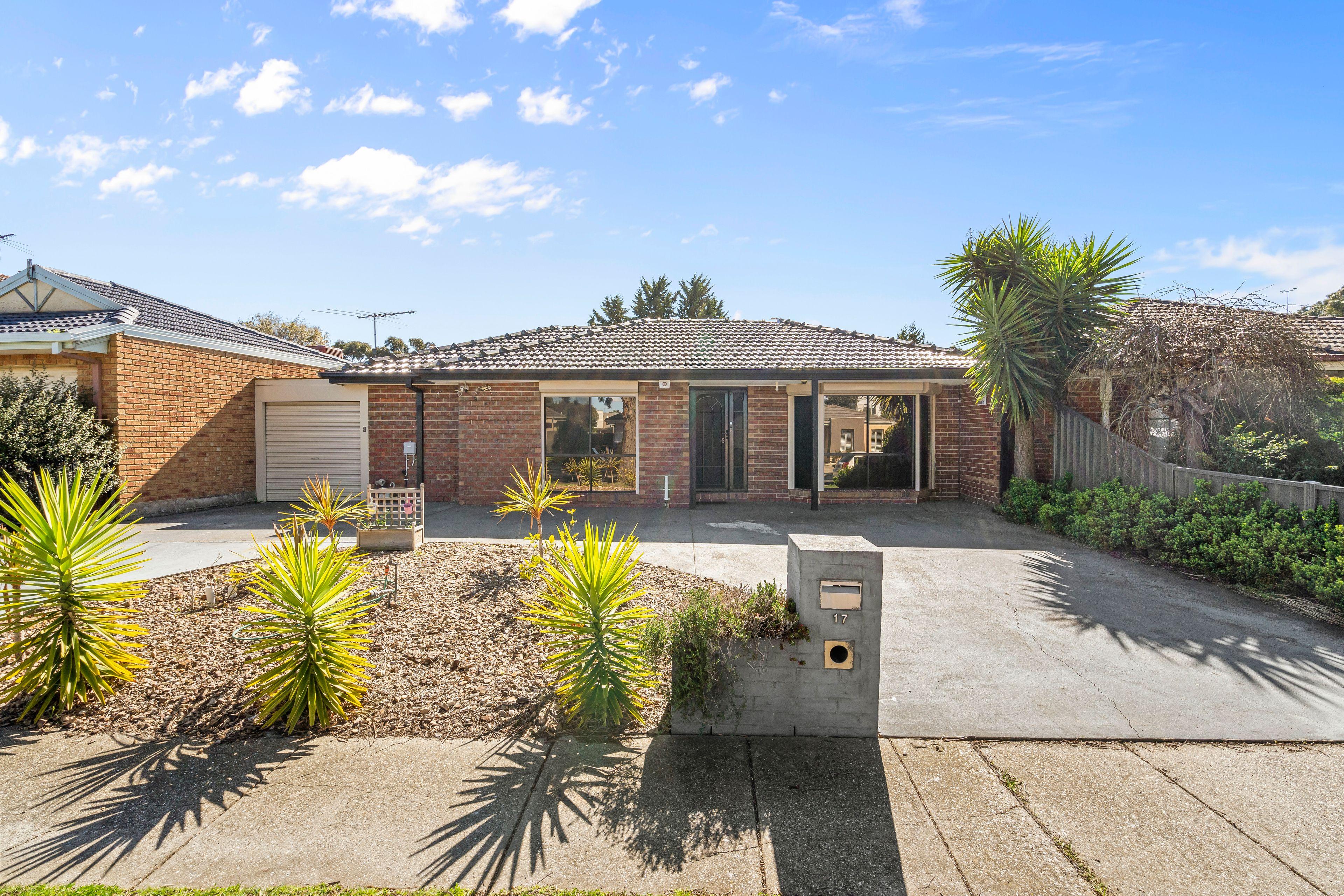 Prop-GPT: House: VIC Roxburgh Park, VIC 3064 Home For Rent