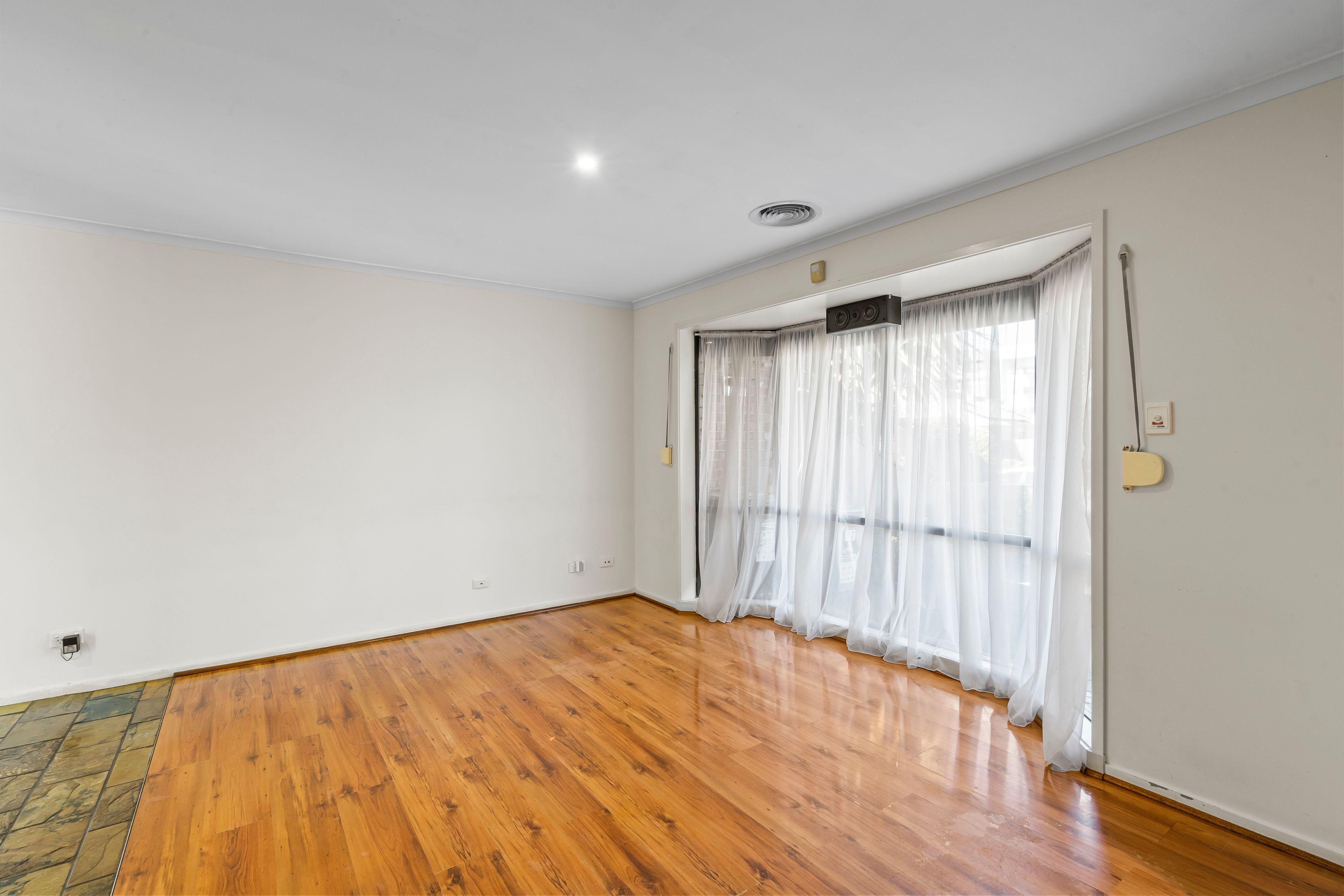 Discover Comfort & Style at 17 Cleeland Court