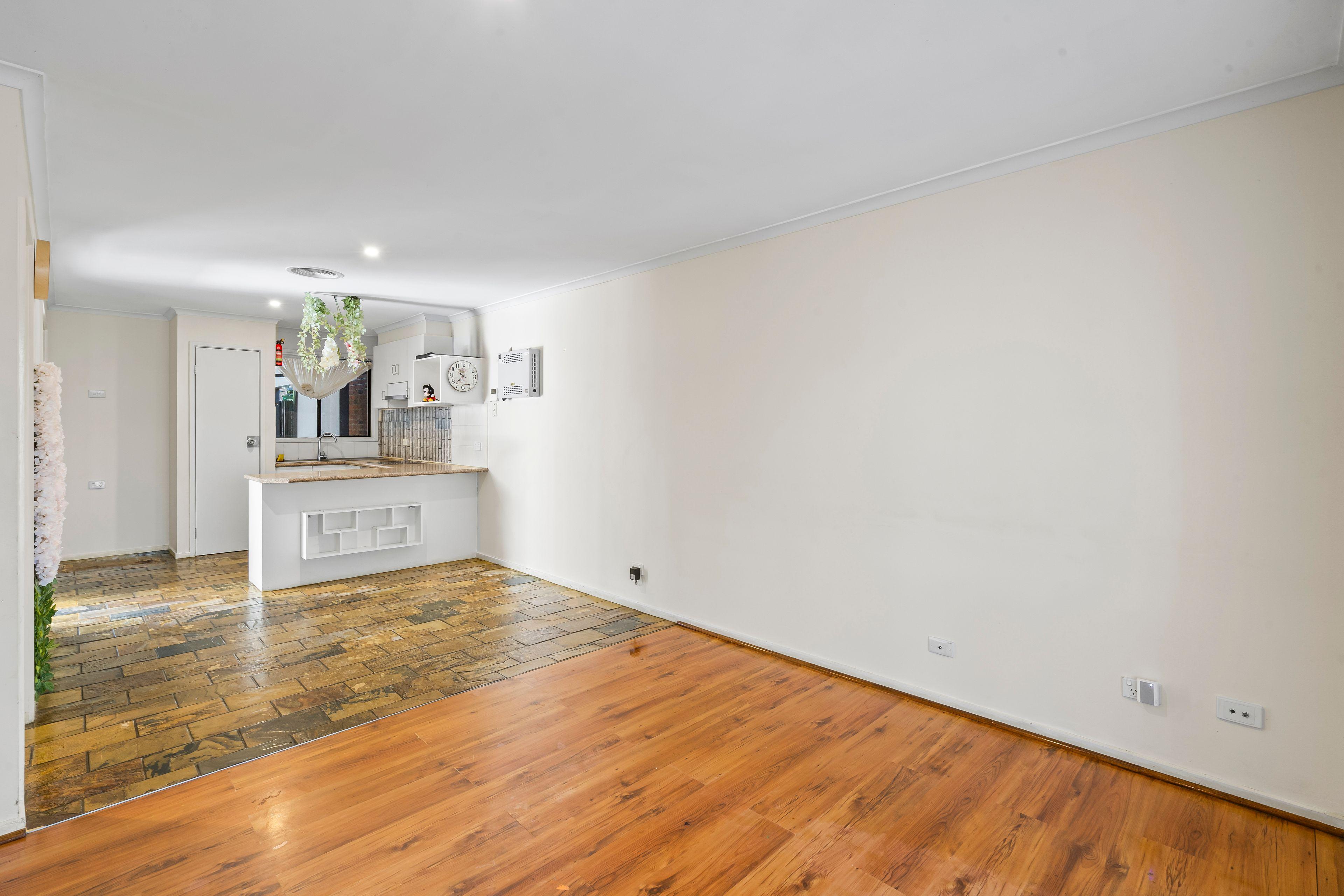 Discover Comfort & Style at 17 Cleeland Court