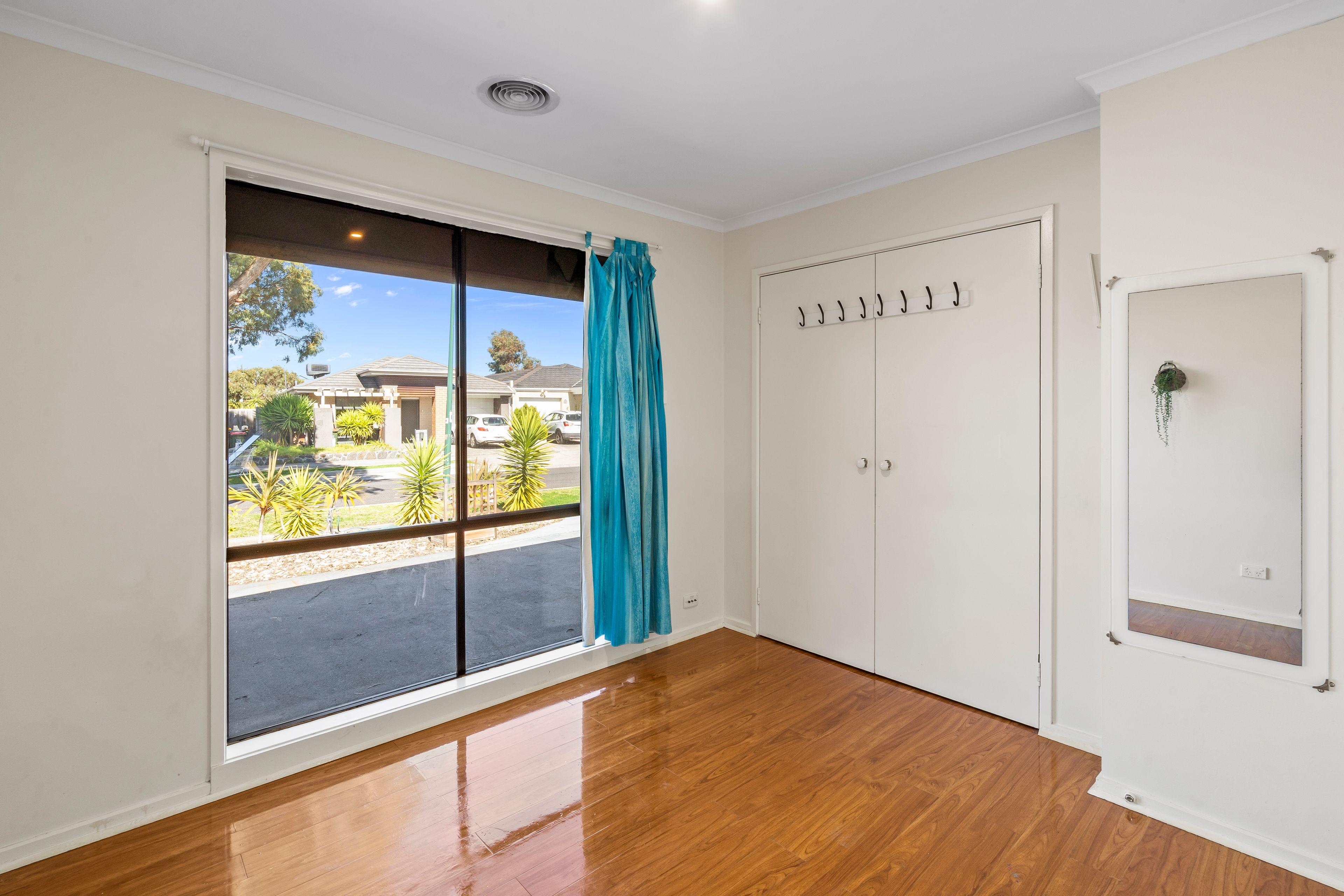 Discover Comfort & Style at 17 Cleeland Court