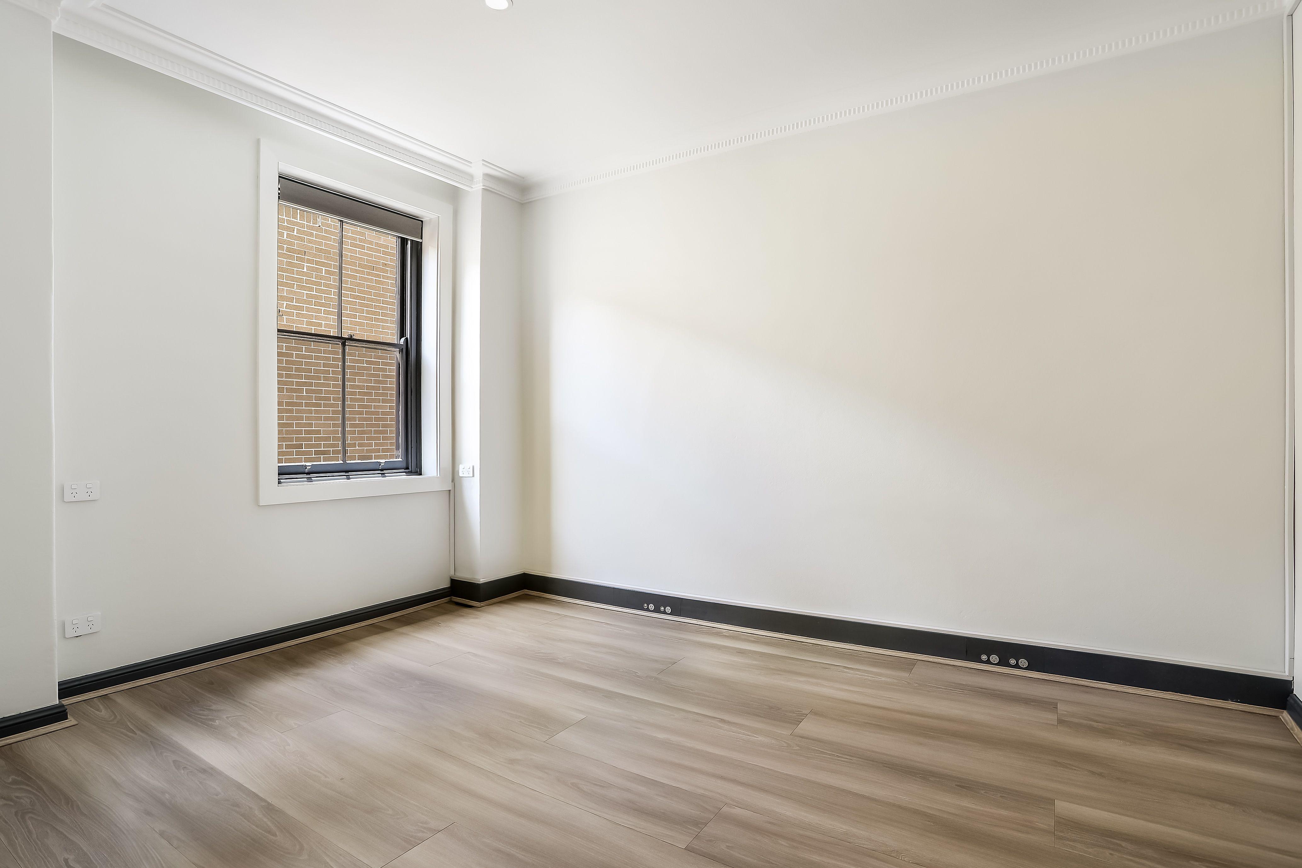 Renovated Studio within Westbury - Offered Unfurnished