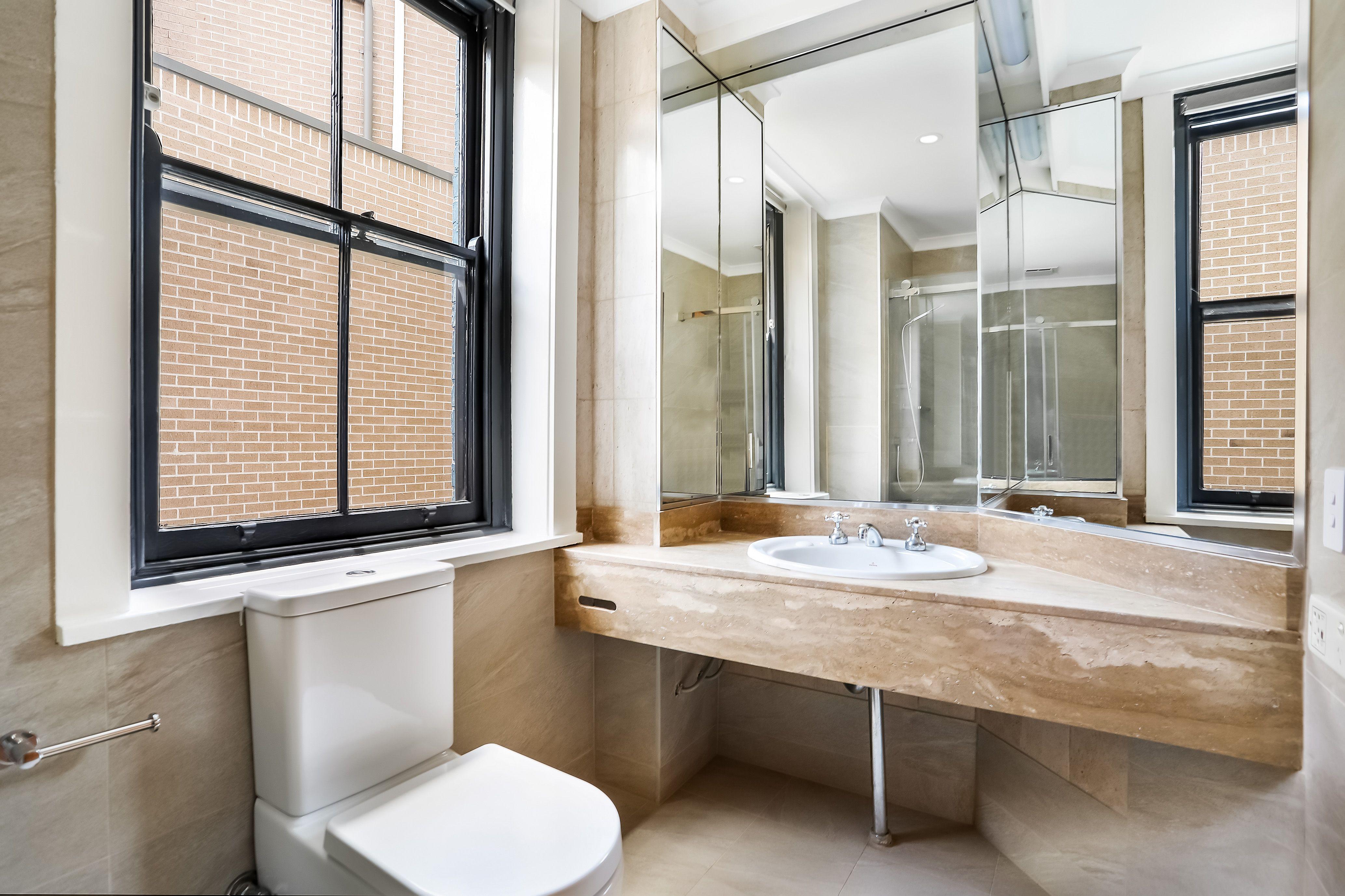 Renovated Studio within Westbury - Offered Unfurnished