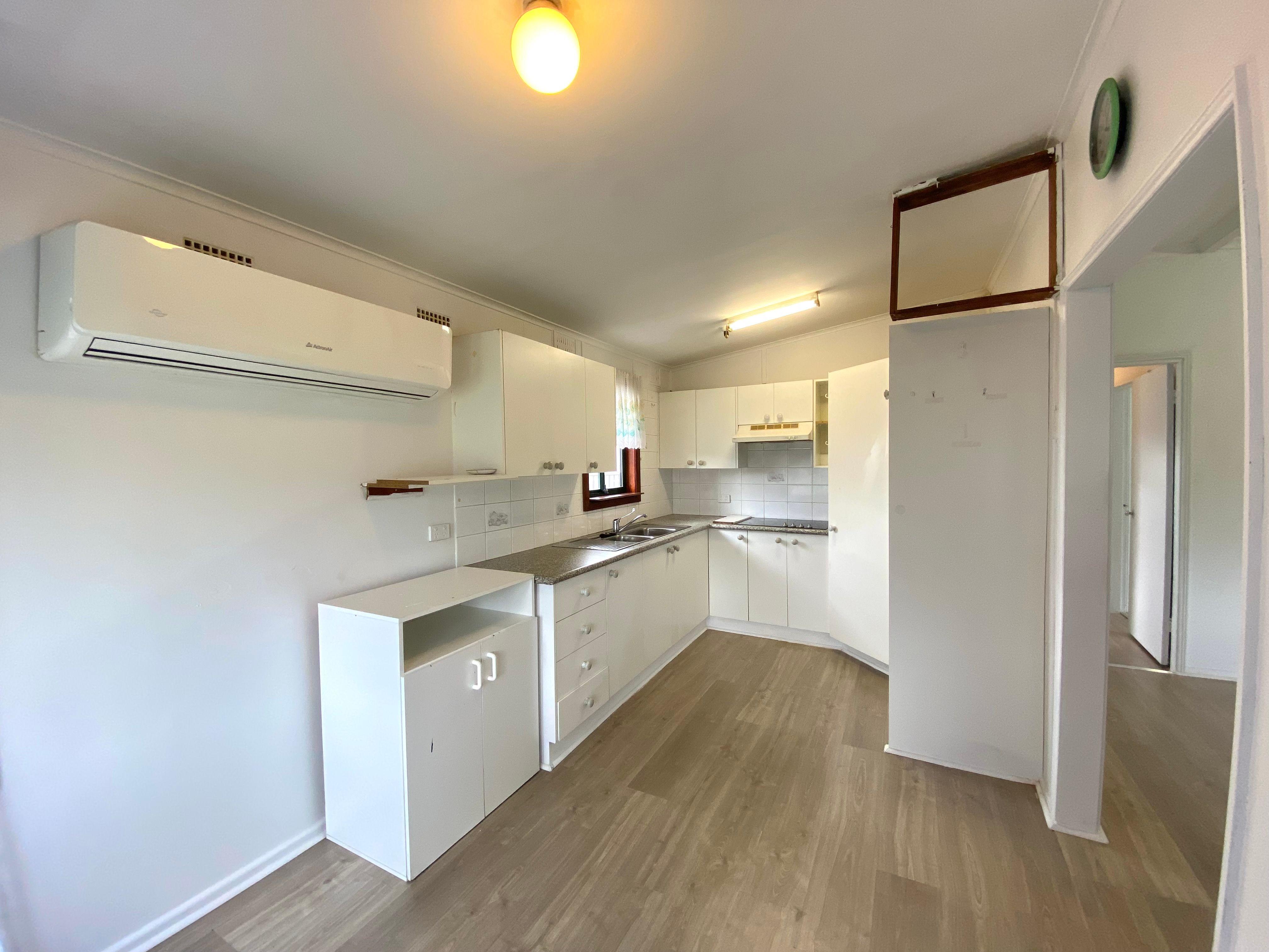 CONVENIENTLY LOCATED FAMILY HOME!