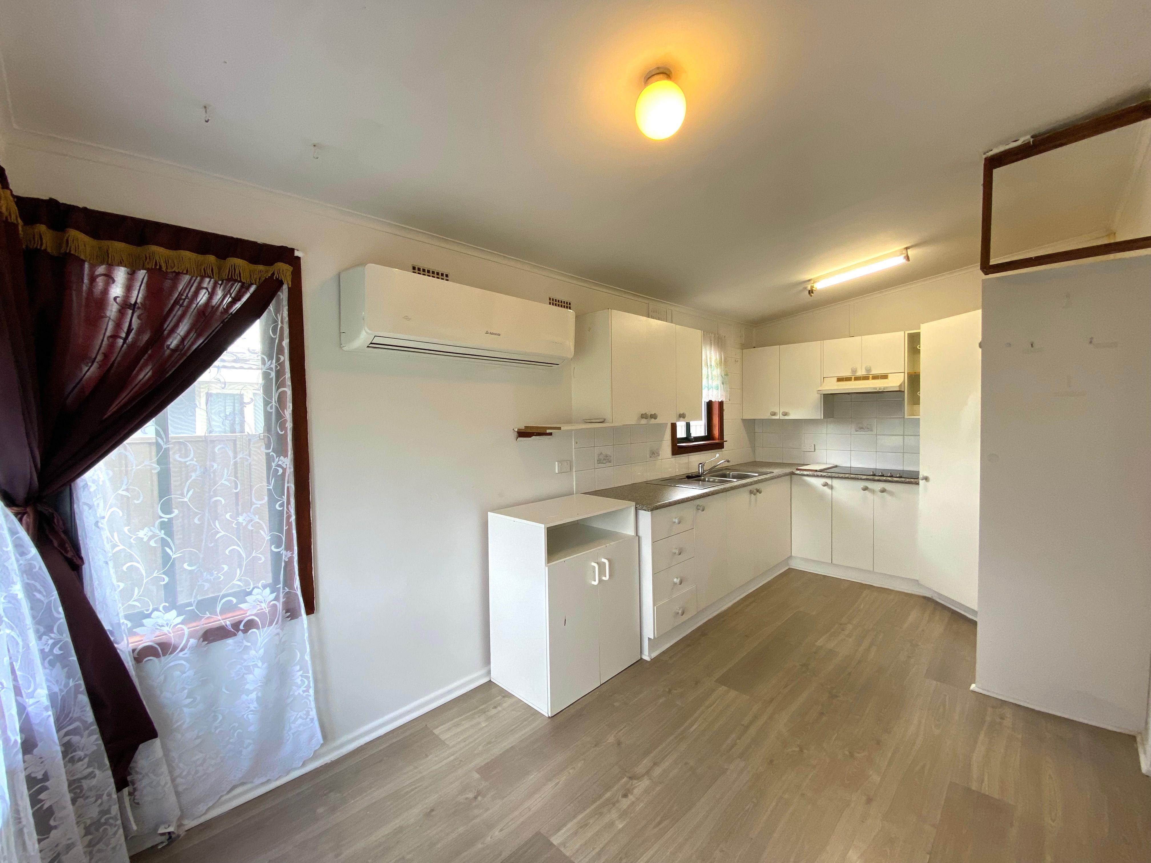 CONVENIENTLY LOCATED FAMILY HOME!