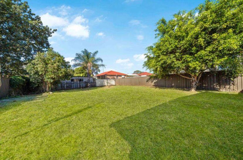 CONVENIENTLY LOCATED FAMILY HOME!