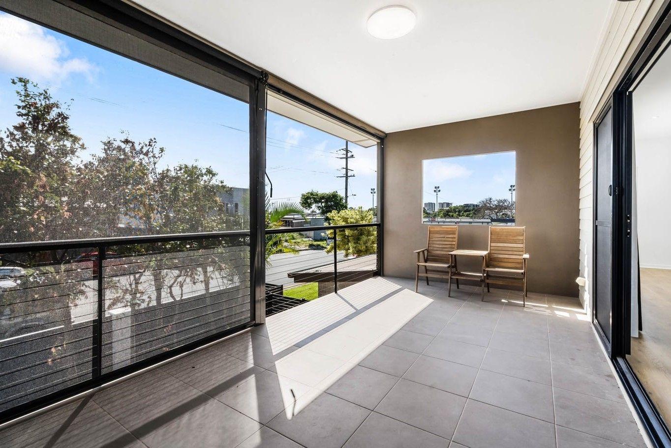 LUXURY LIVING