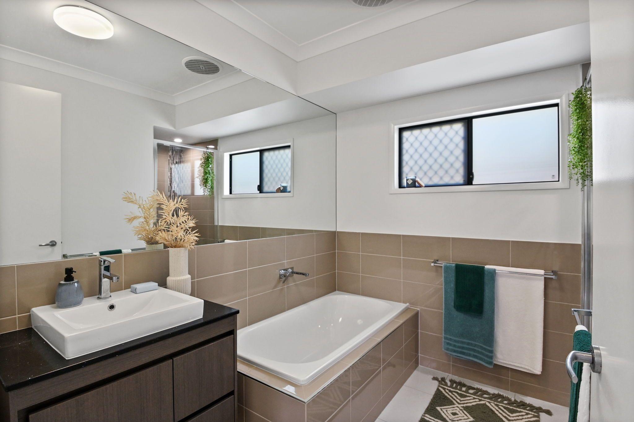 Modern Luxury Meets Outdoor Bliss - 4-Bed, 2-Bath Beauty in Mount Low!