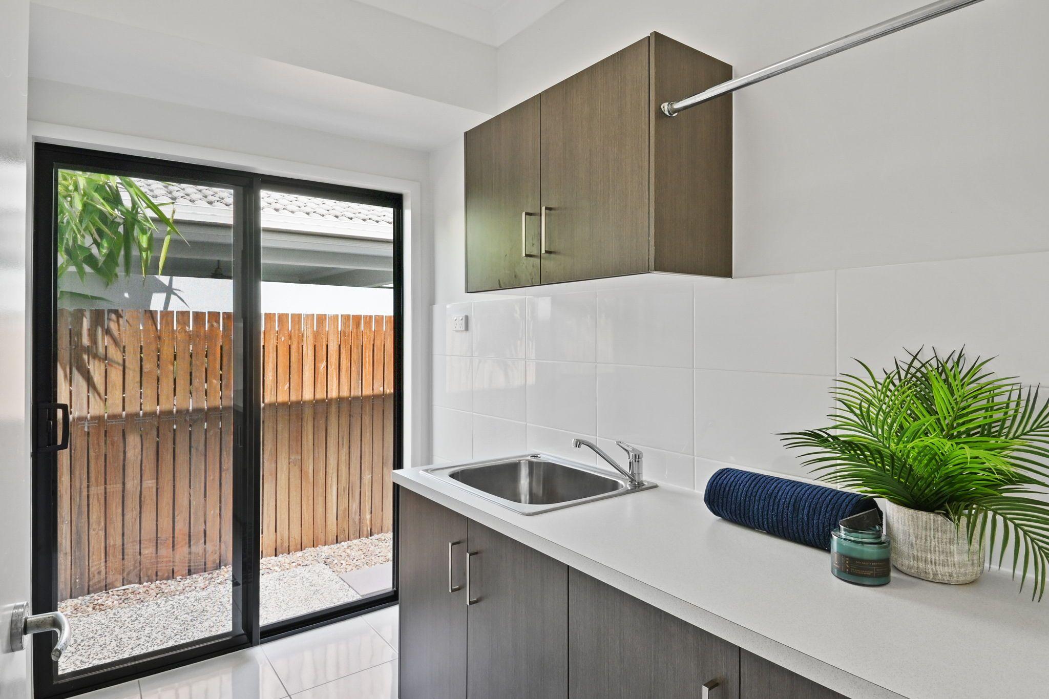 Modern Luxury Meets Outdoor Bliss - 4-Bed, 2-Bath Beauty in Mount Low!