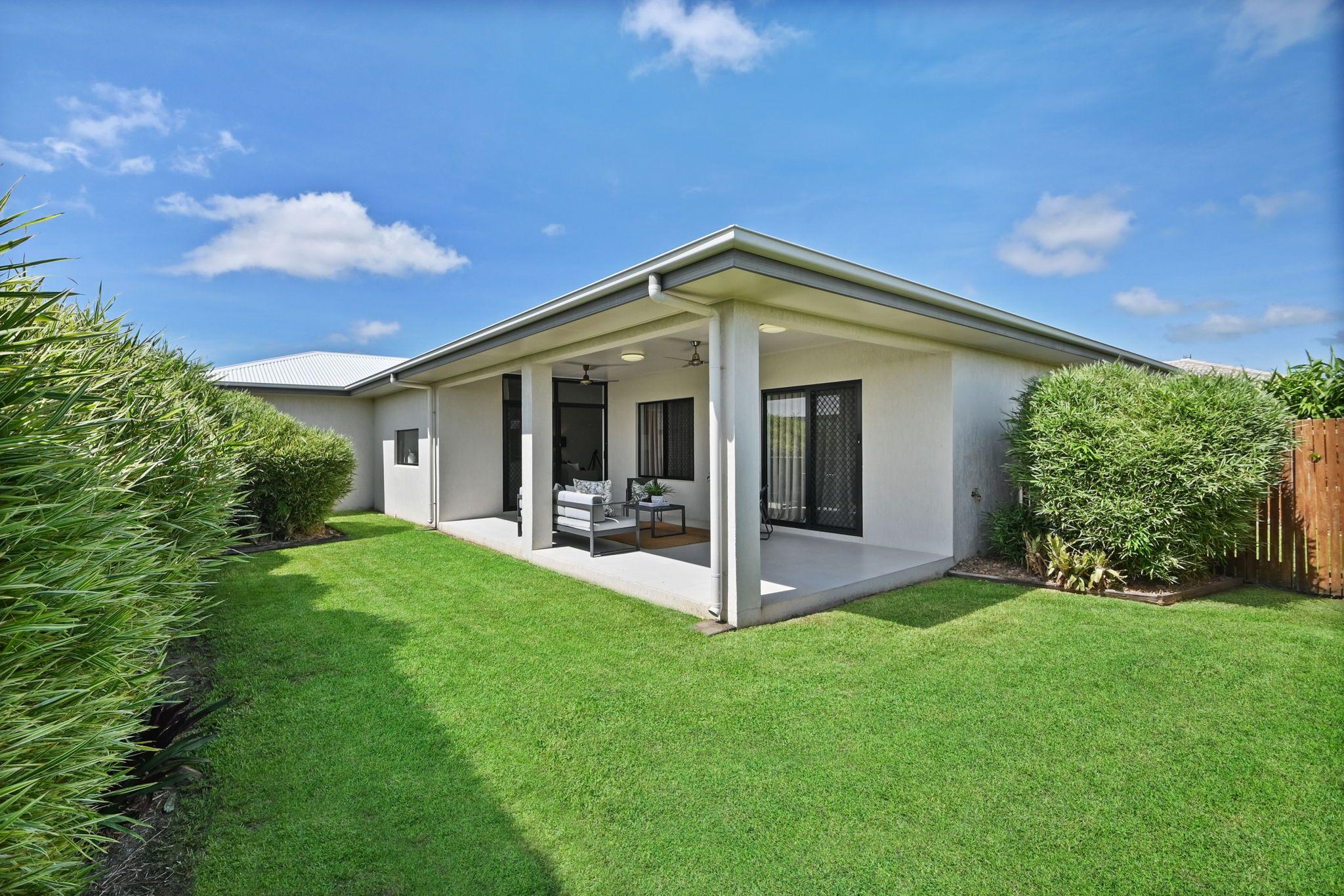 Modern Luxury Meets Outdoor Bliss - 4-Bed, 2-Bath Beauty in Mount Low!