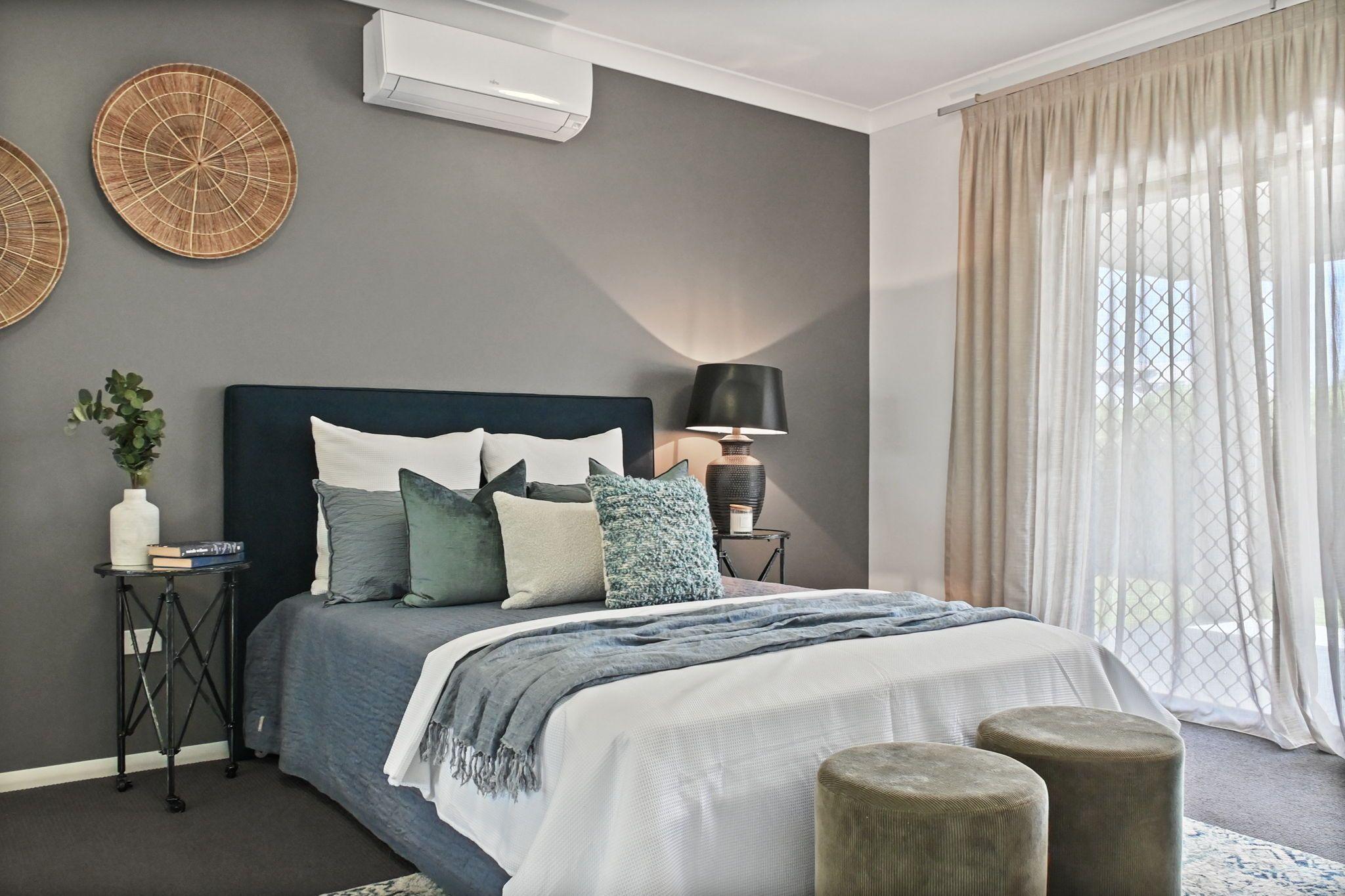 Modern Luxury Meets Outdoor Bliss - 4-Bed, 2-Bath Beauty in Mount Low!