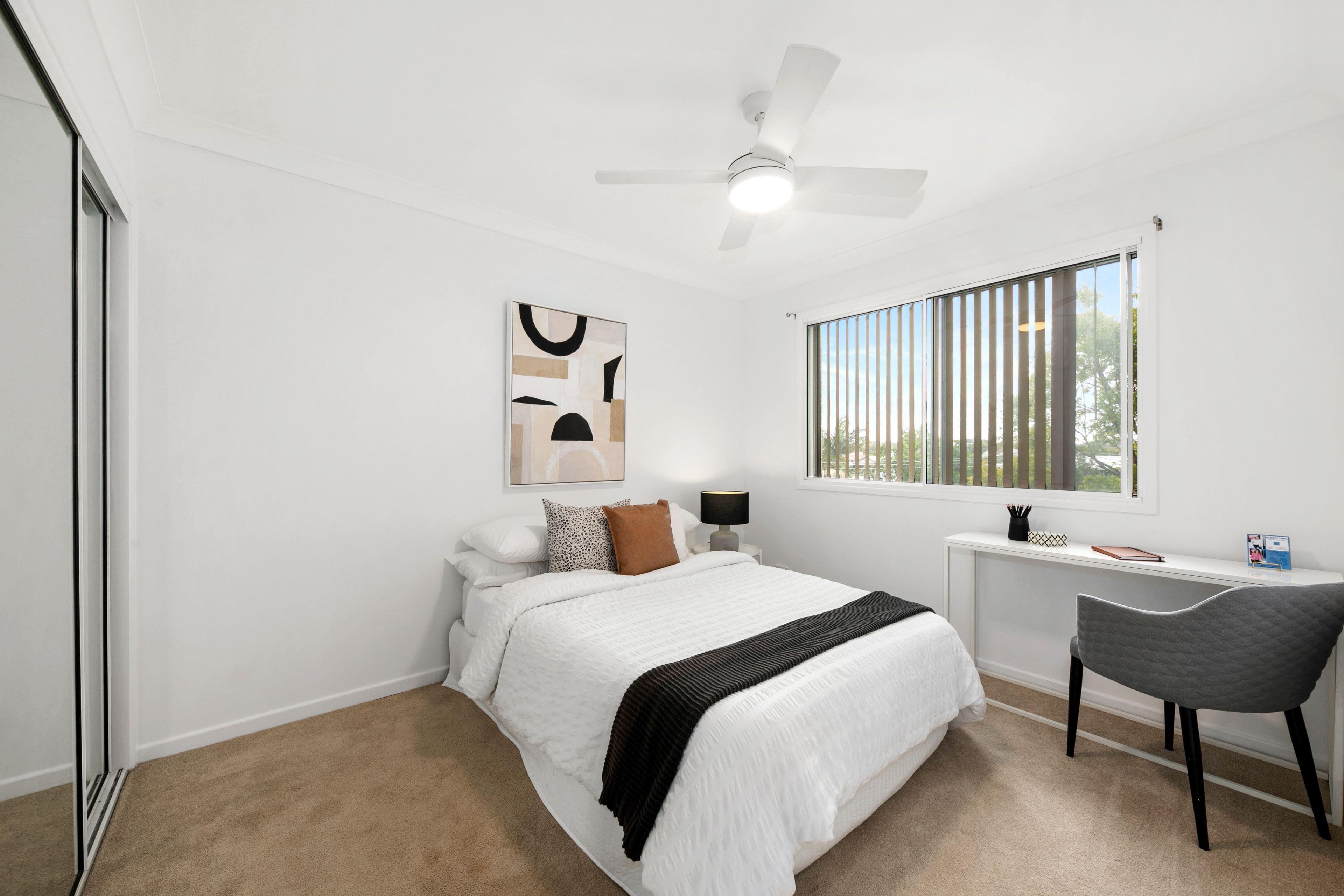 Top floor. Renovated. Secure.