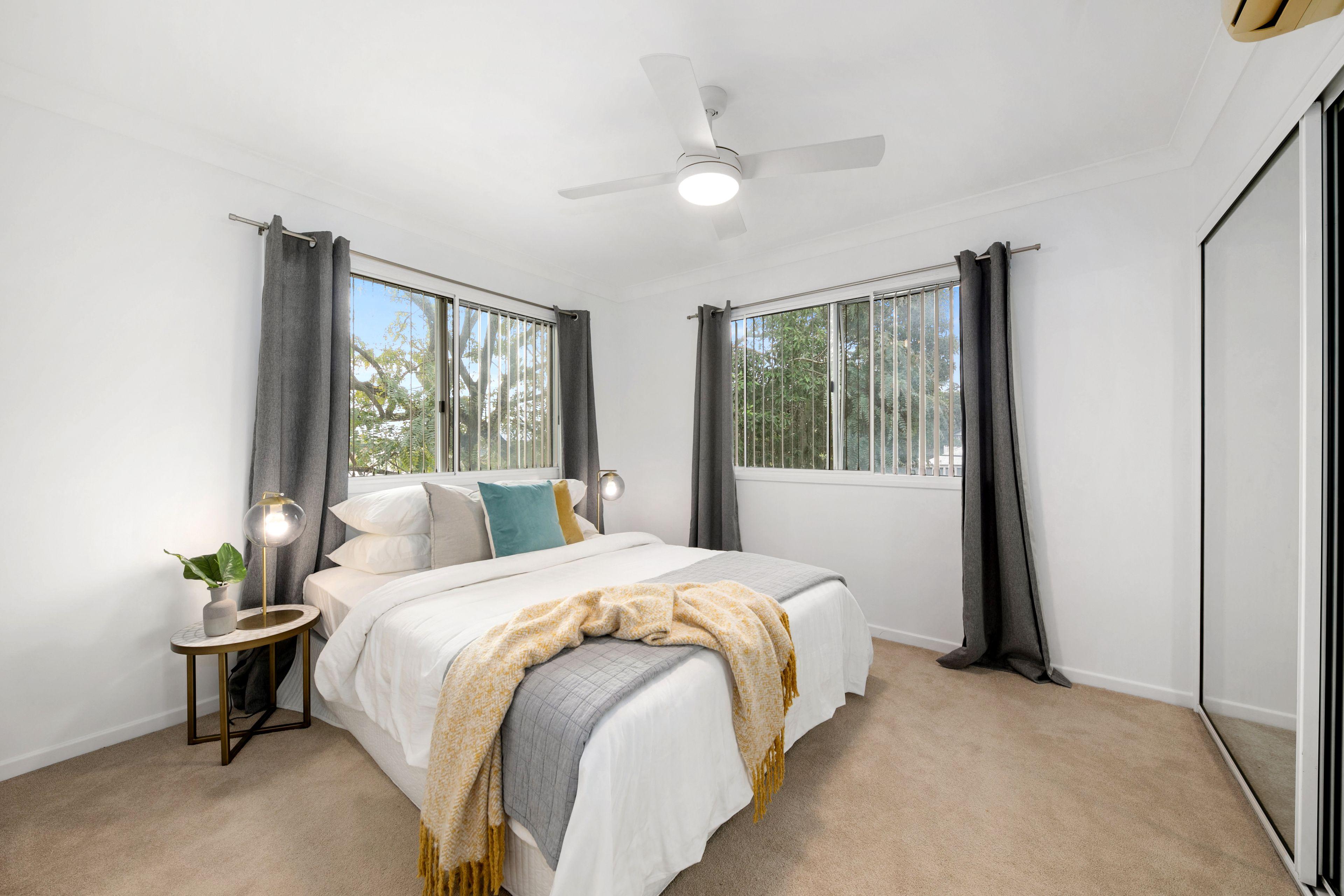 Top floor. Renovated. Secure.