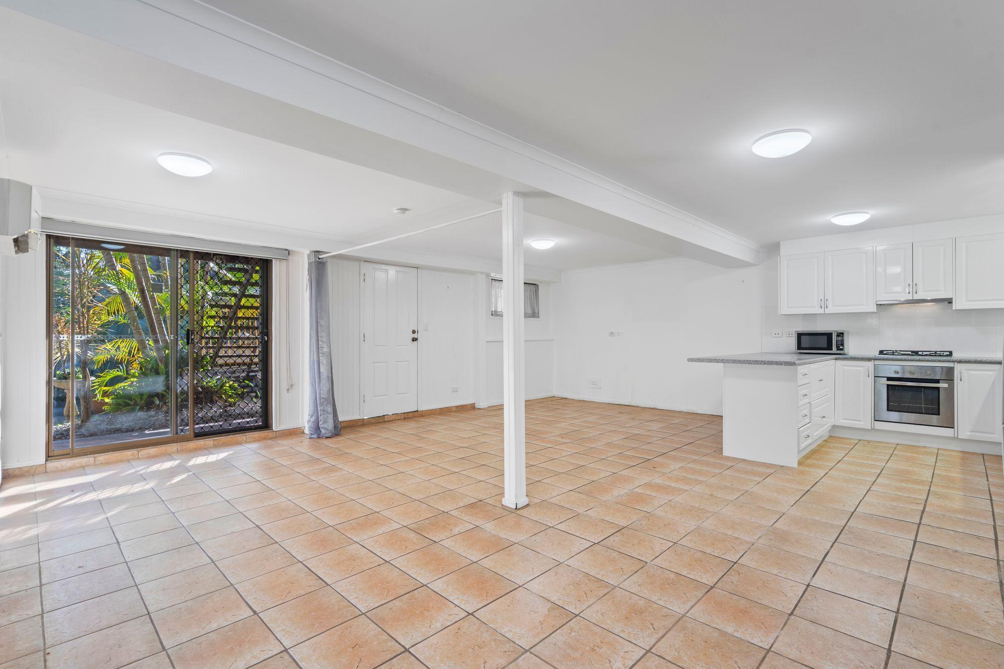 Prop-GPT: Studio: QLD Pimpama, QLD 4209 Home For Rent