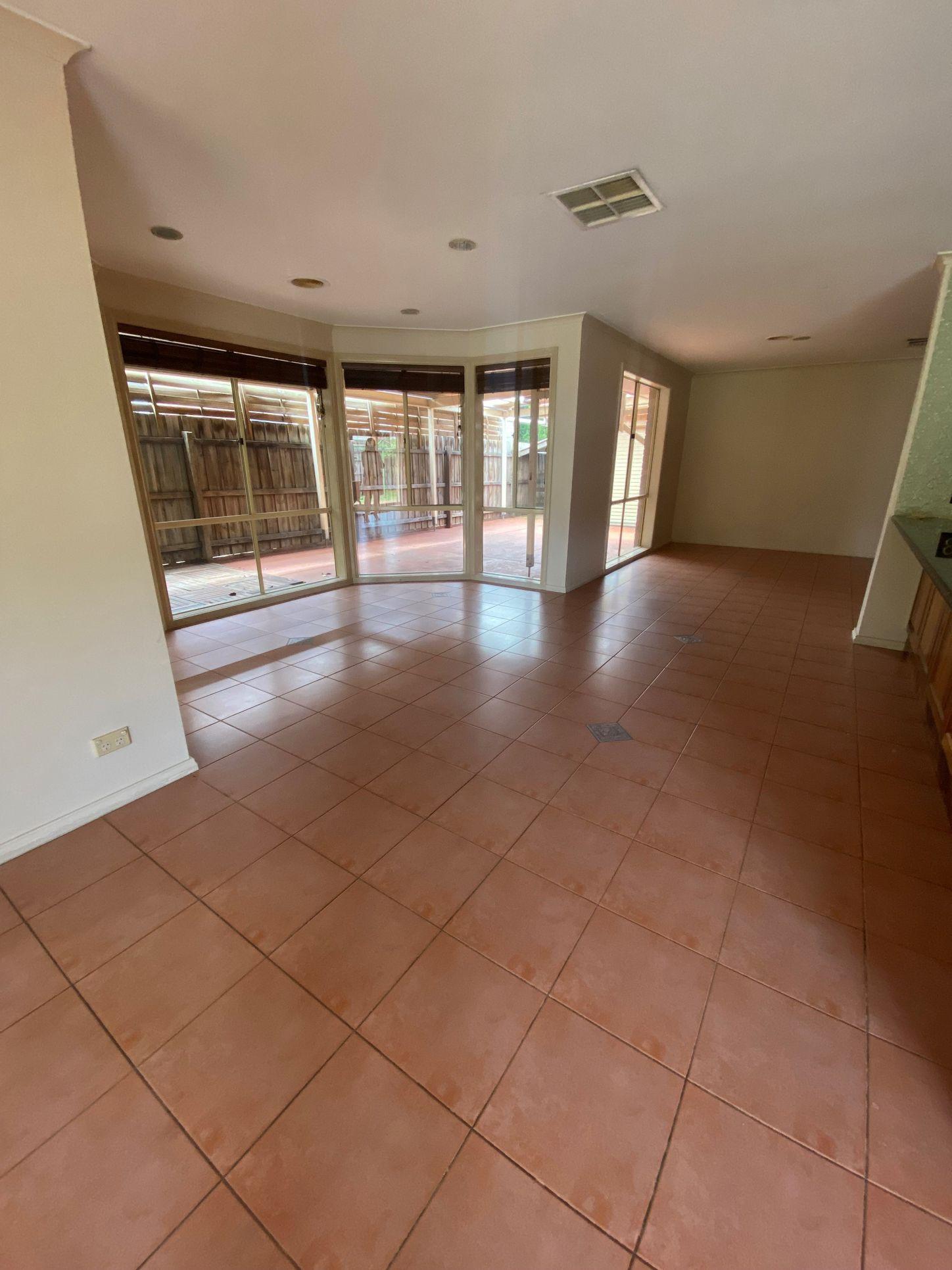 31 Delphinius Crescent, ROXBURGH PARK, VIC 3064 - House for Rent - harcourts.net