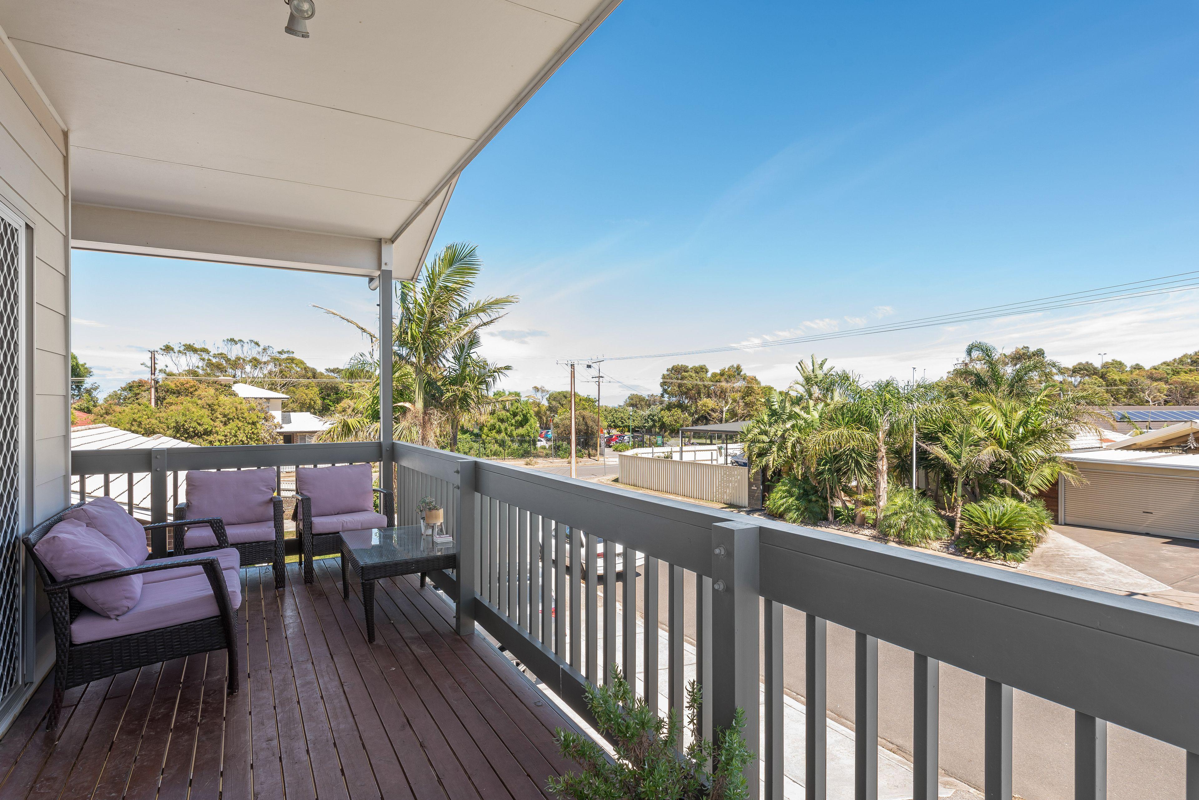 Modern two storey living in Port Noarlunga South