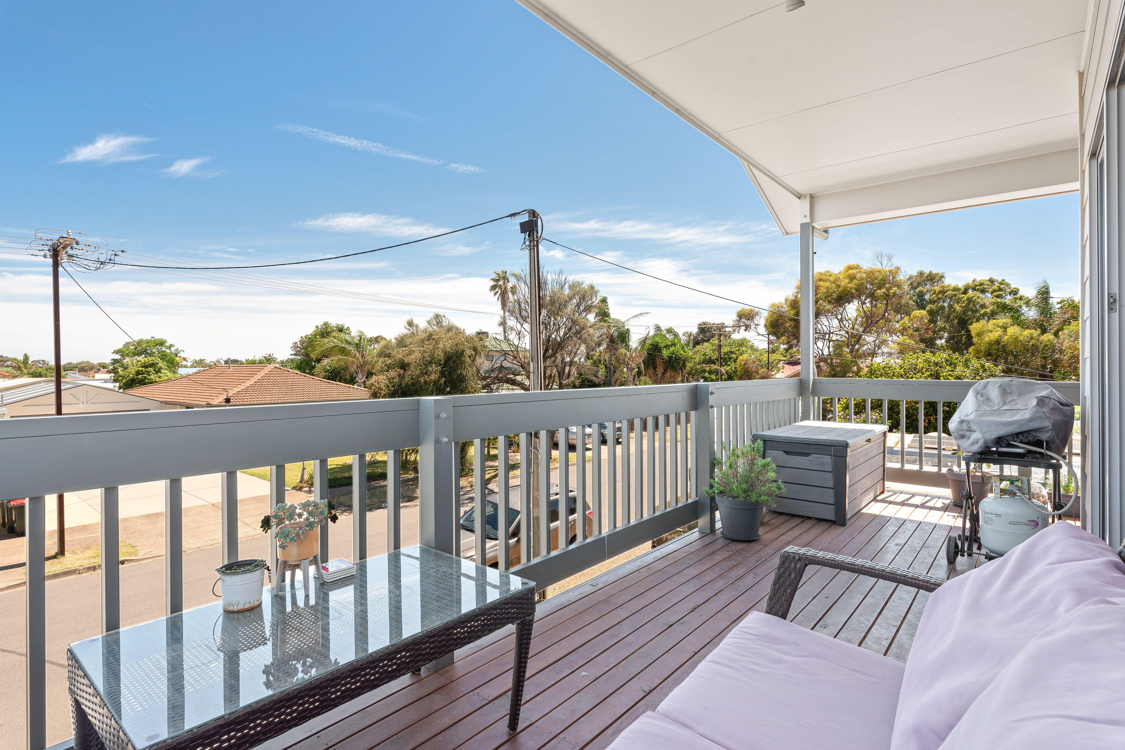 Modern two storey living in Port Noarlunga South