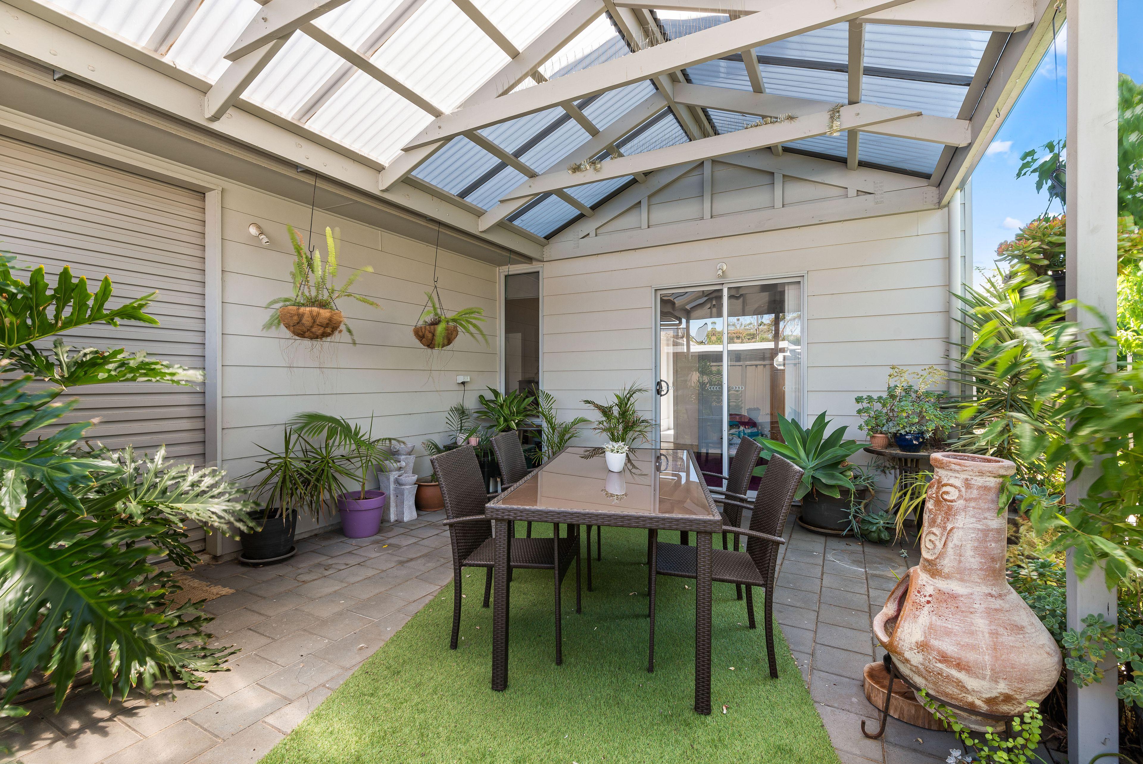 Modern two storey living in Port Noarlunga South