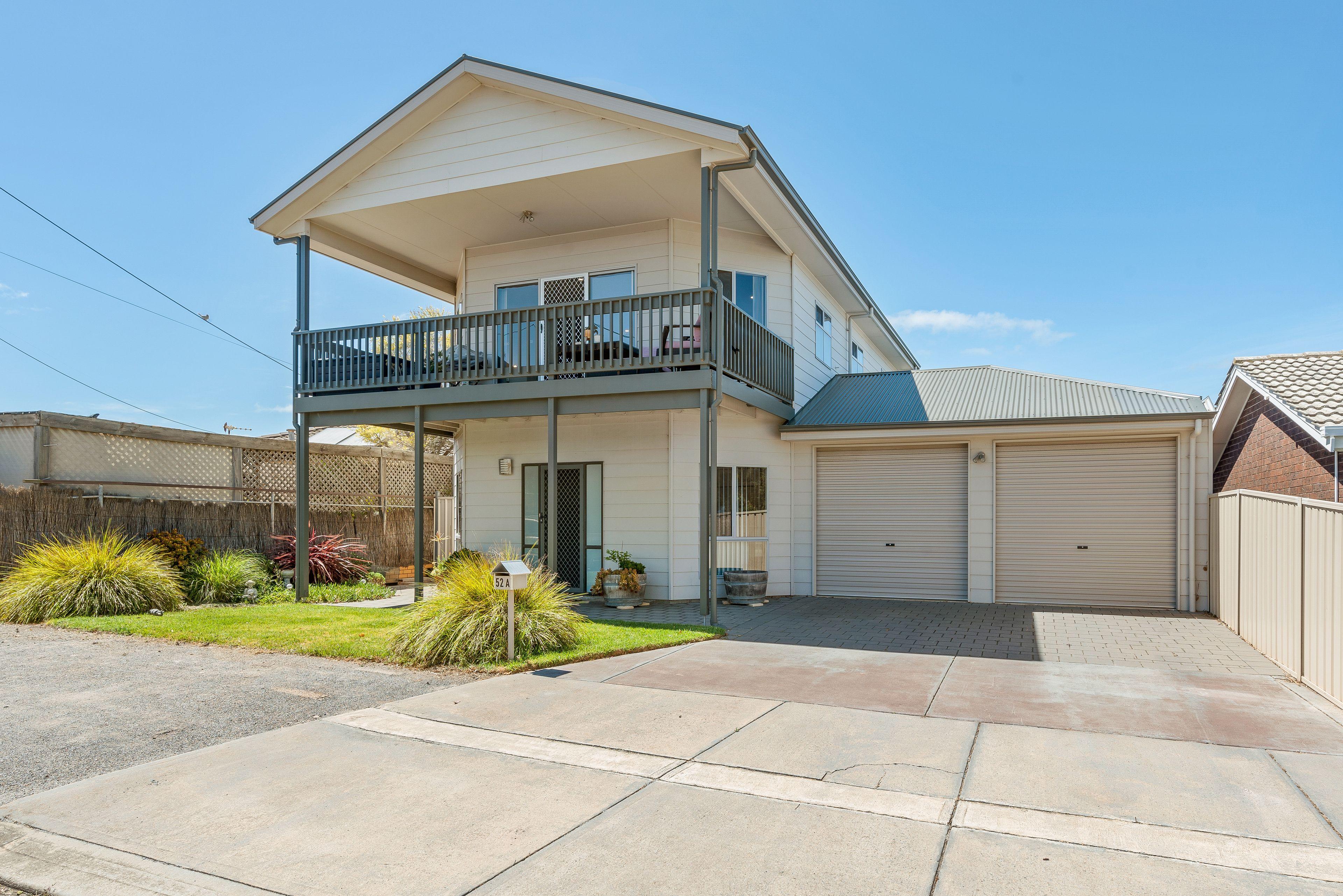 Modern two storey living in Port Noarlunga South