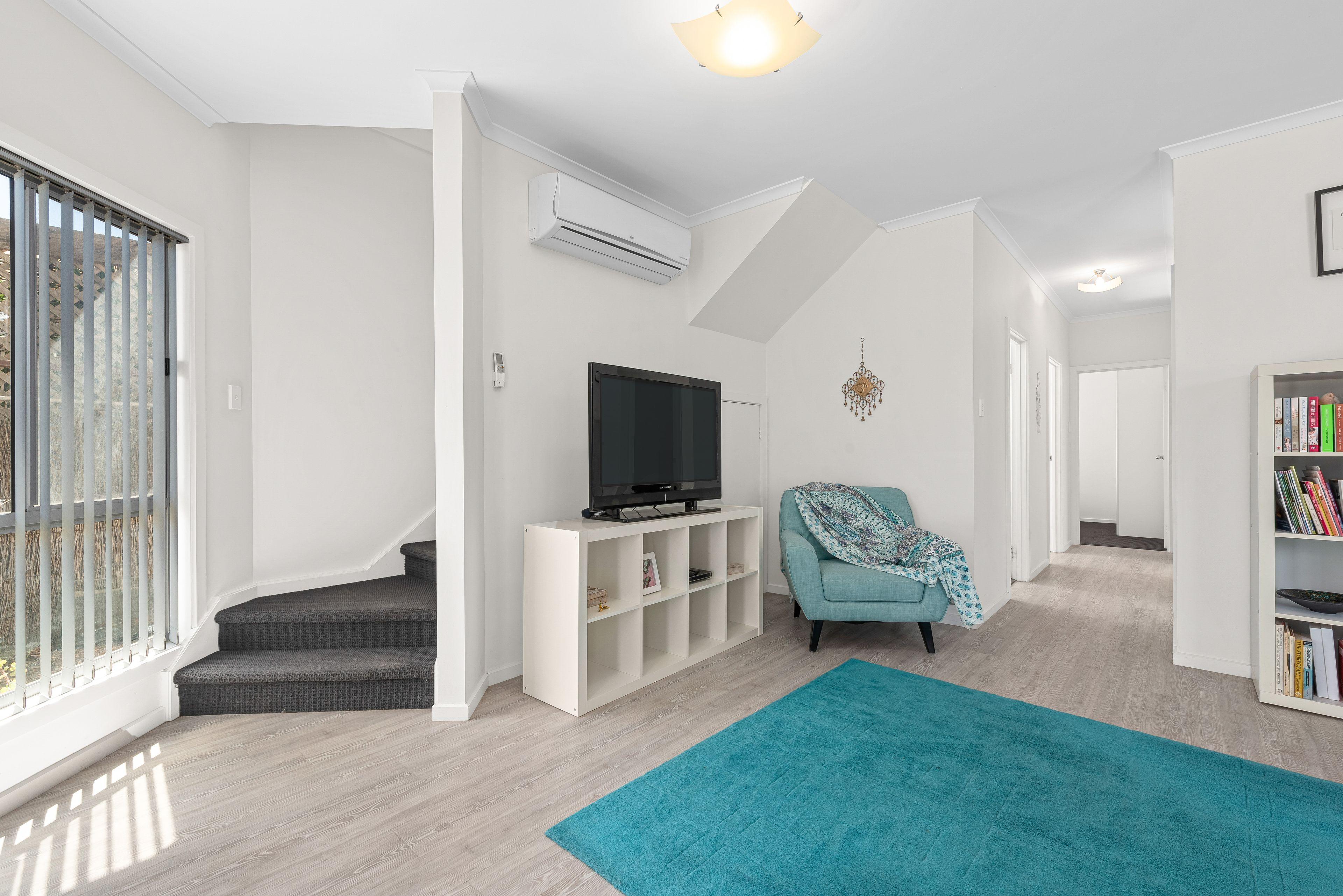 Modern two storey living in Port Noarlunga South