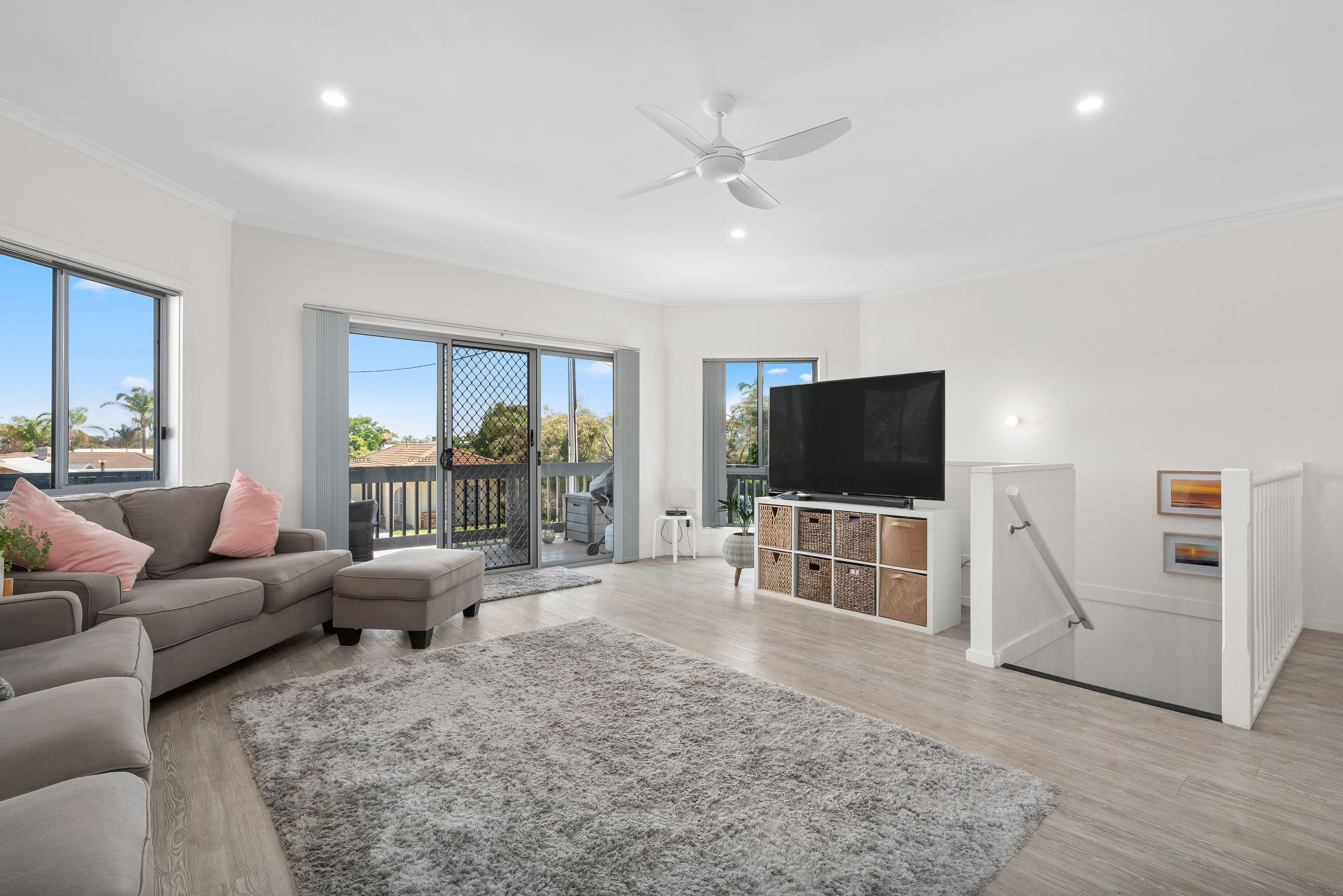 Modern two storey living in Port Noarlunga South