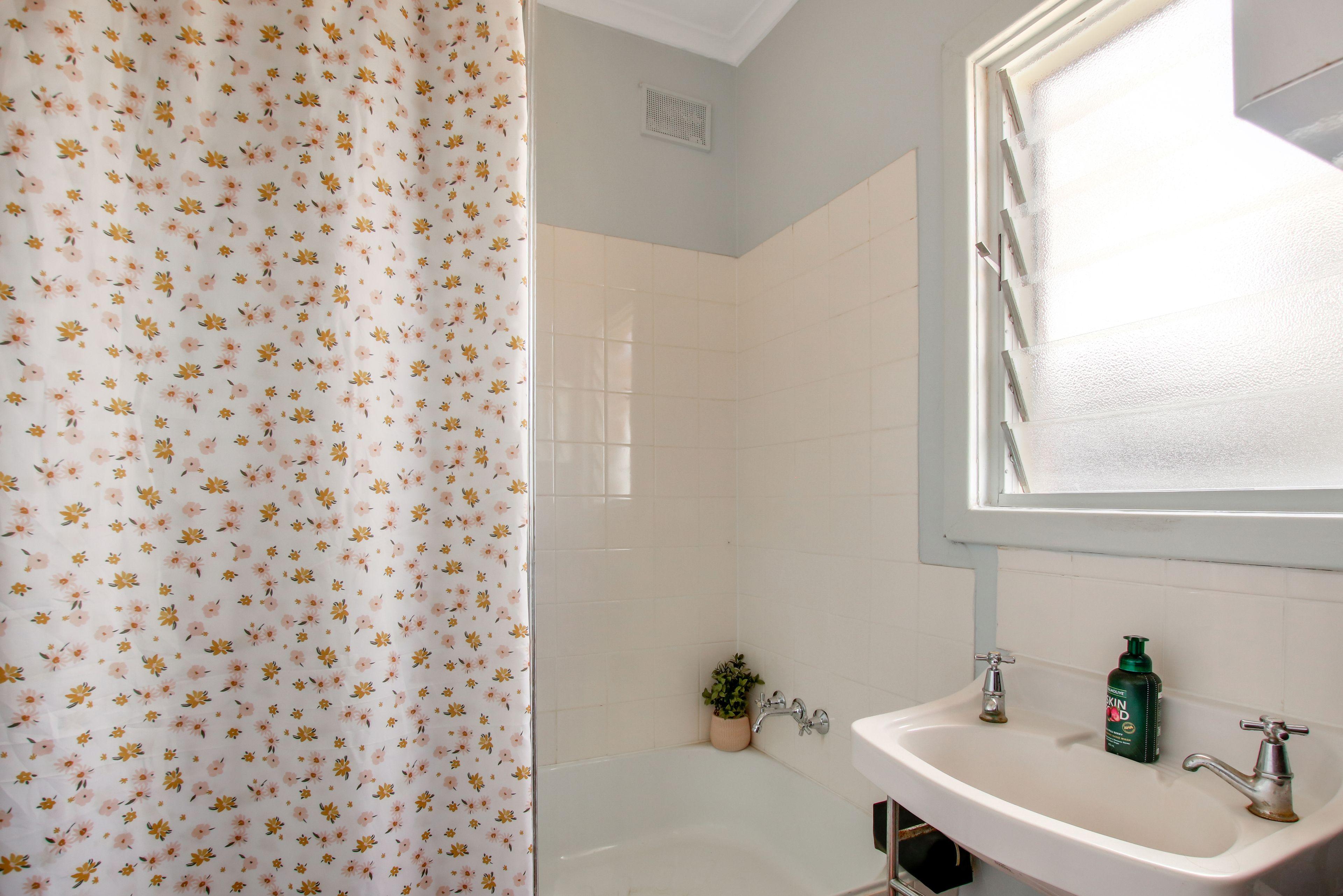 Bright and Spacious, Well-Maintained Home on a Corner Allotment! - Upcoming Open Inspection: 20th September