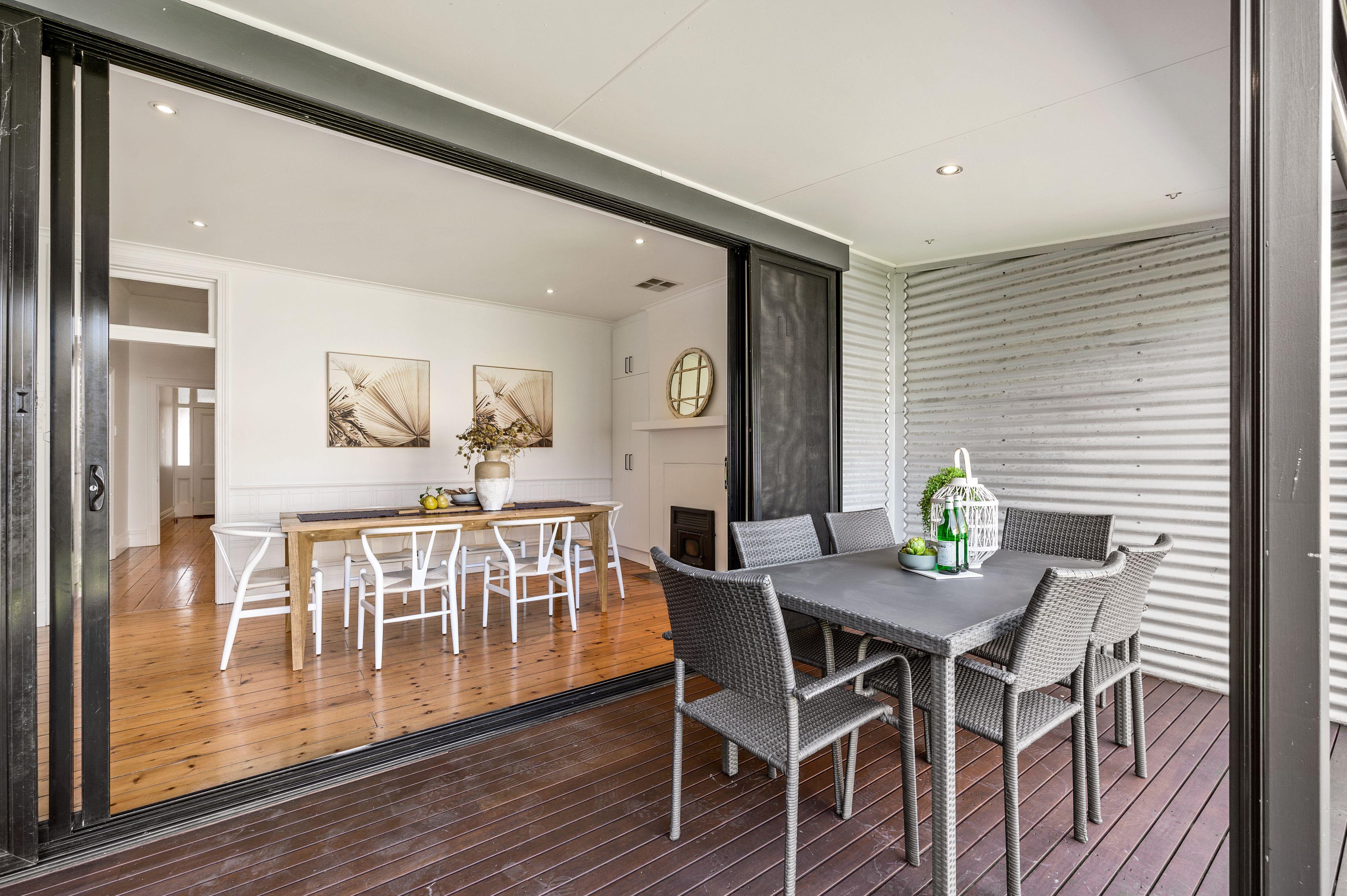 CHARACTER VILLA IN BEACHSIDE SUBURB!