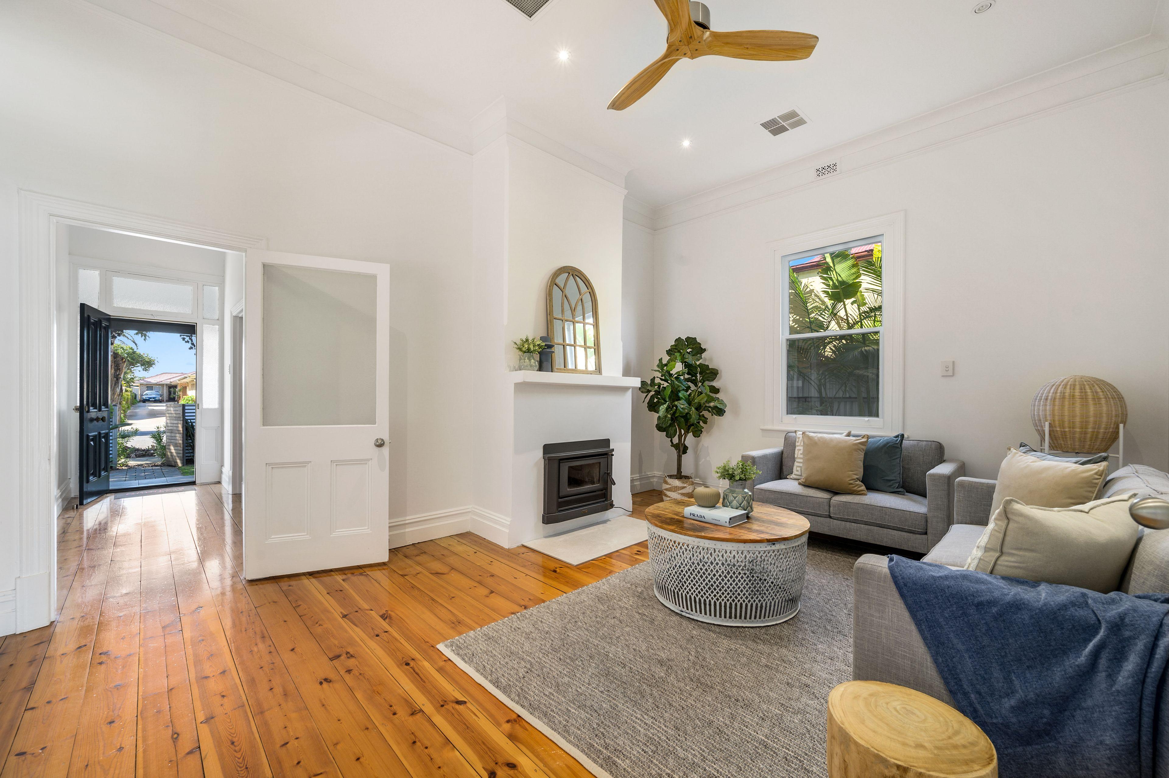 CHARACTER VILLA IN BEACHSIDE SUBURB!