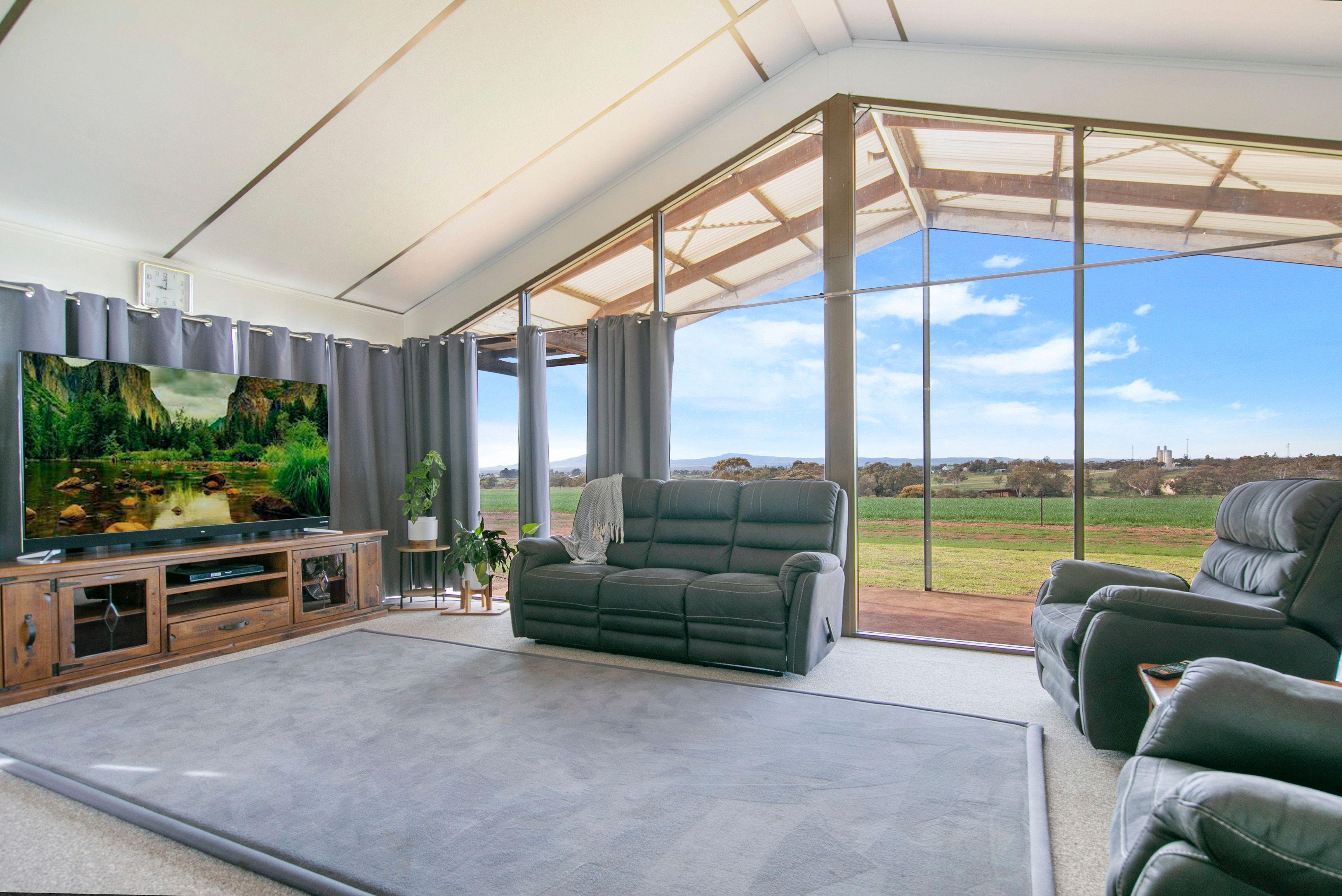 Grazing, Cropping and Country Living with Outlooks to Match