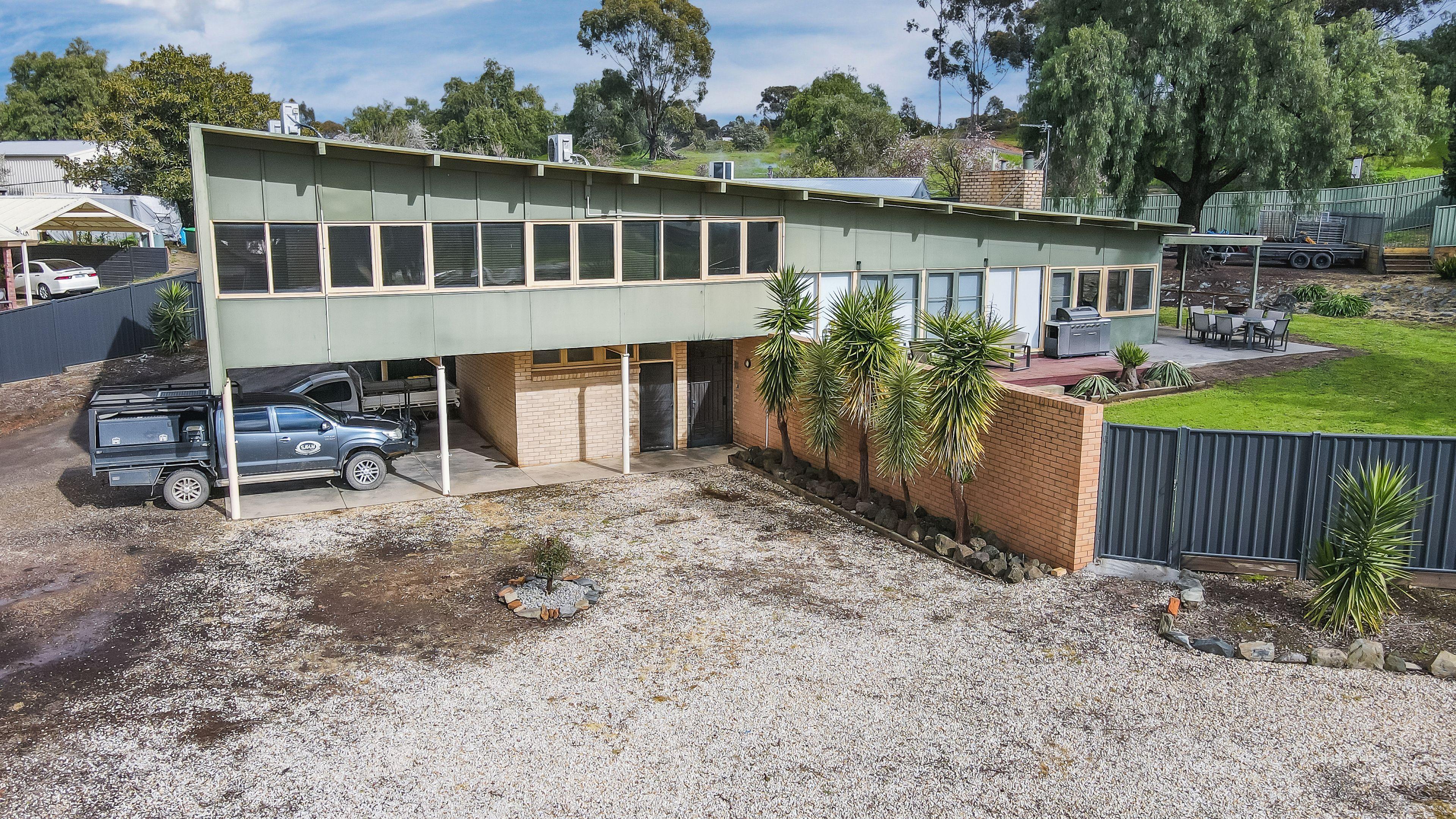 Prop-GPT: House: VIC Long Gully, VIC 3550 Home For Rent