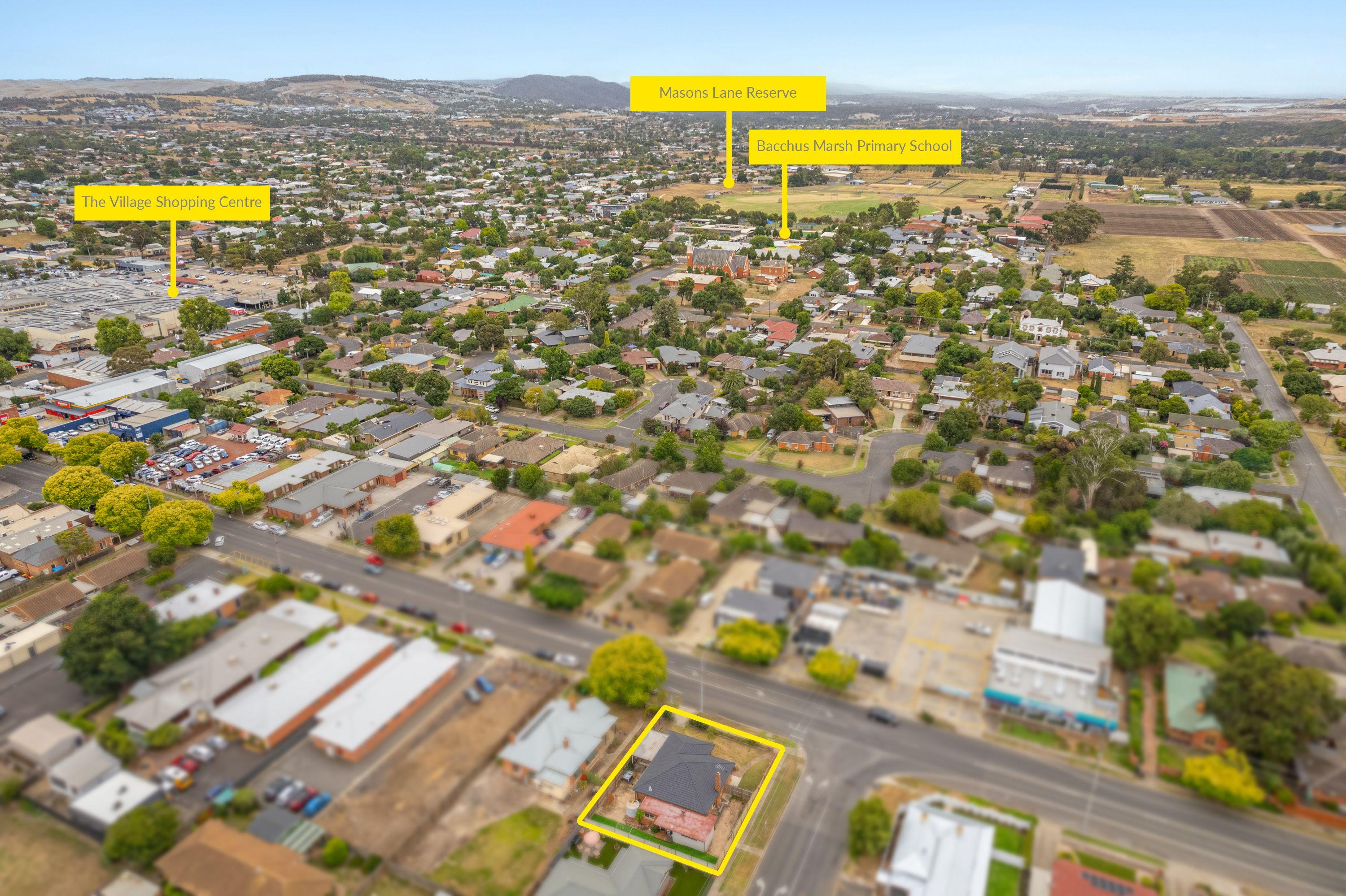 CLASSIC MEETS MODERN IN THE PERFECT LOCATION