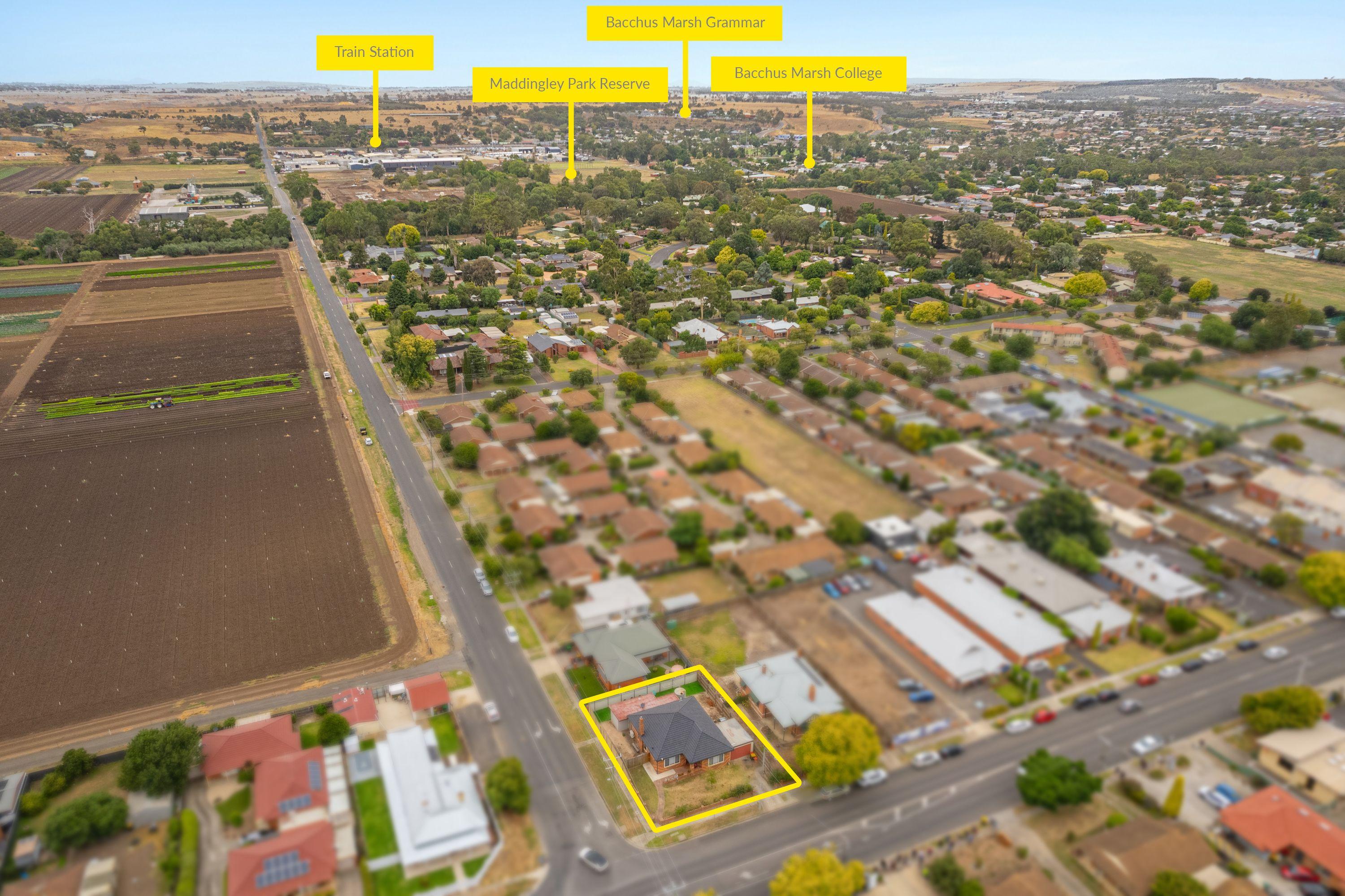 CLASSIC MEETS MODERN IN THE PERFECT LOCATION