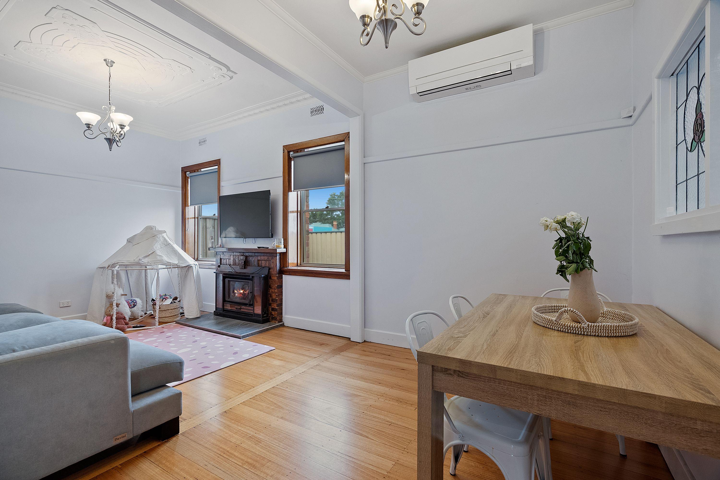 CLASSIC MEETS MODERN IN THE PERFECT LOCATION