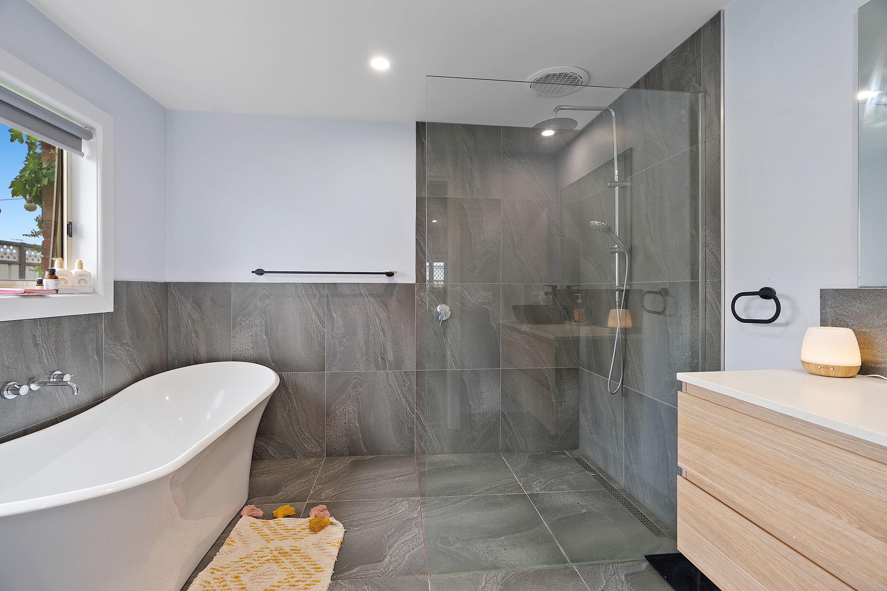 CLASSIC MEETS MODERN IN THE PERFECT LOCATION