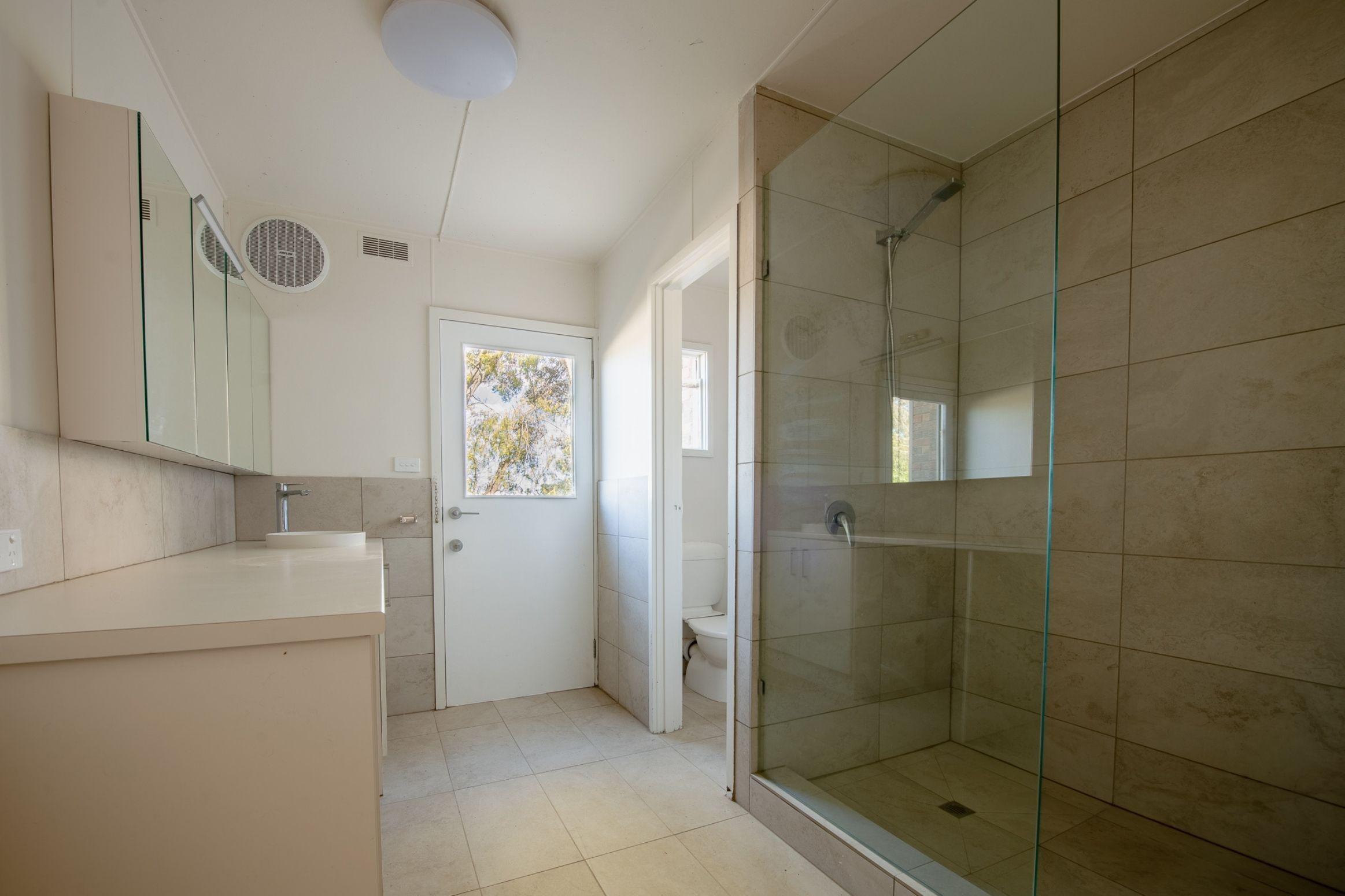 Modern Split Level Unit in Leongatha!