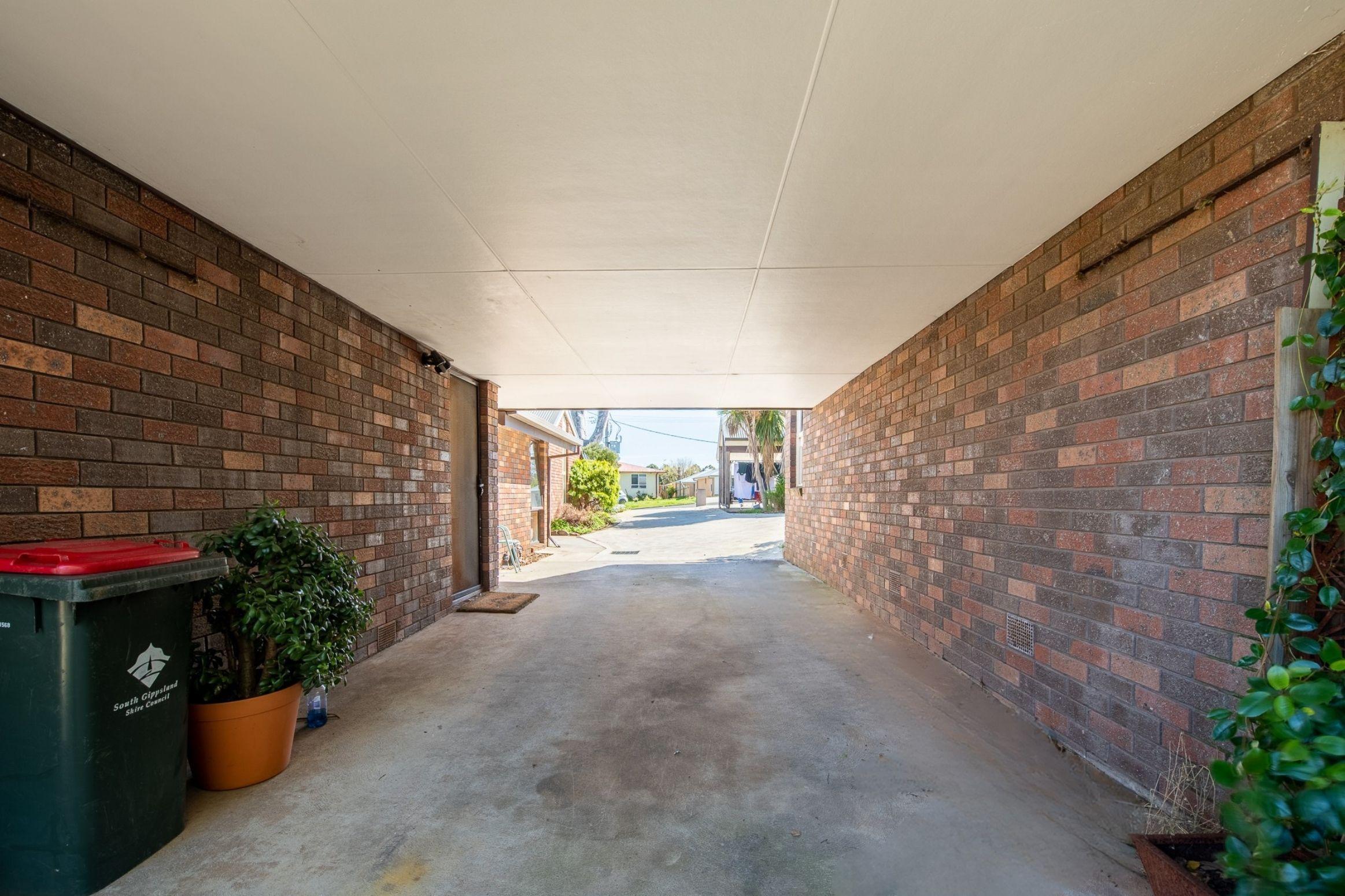 Modern Split Level Unit in Leongatha!