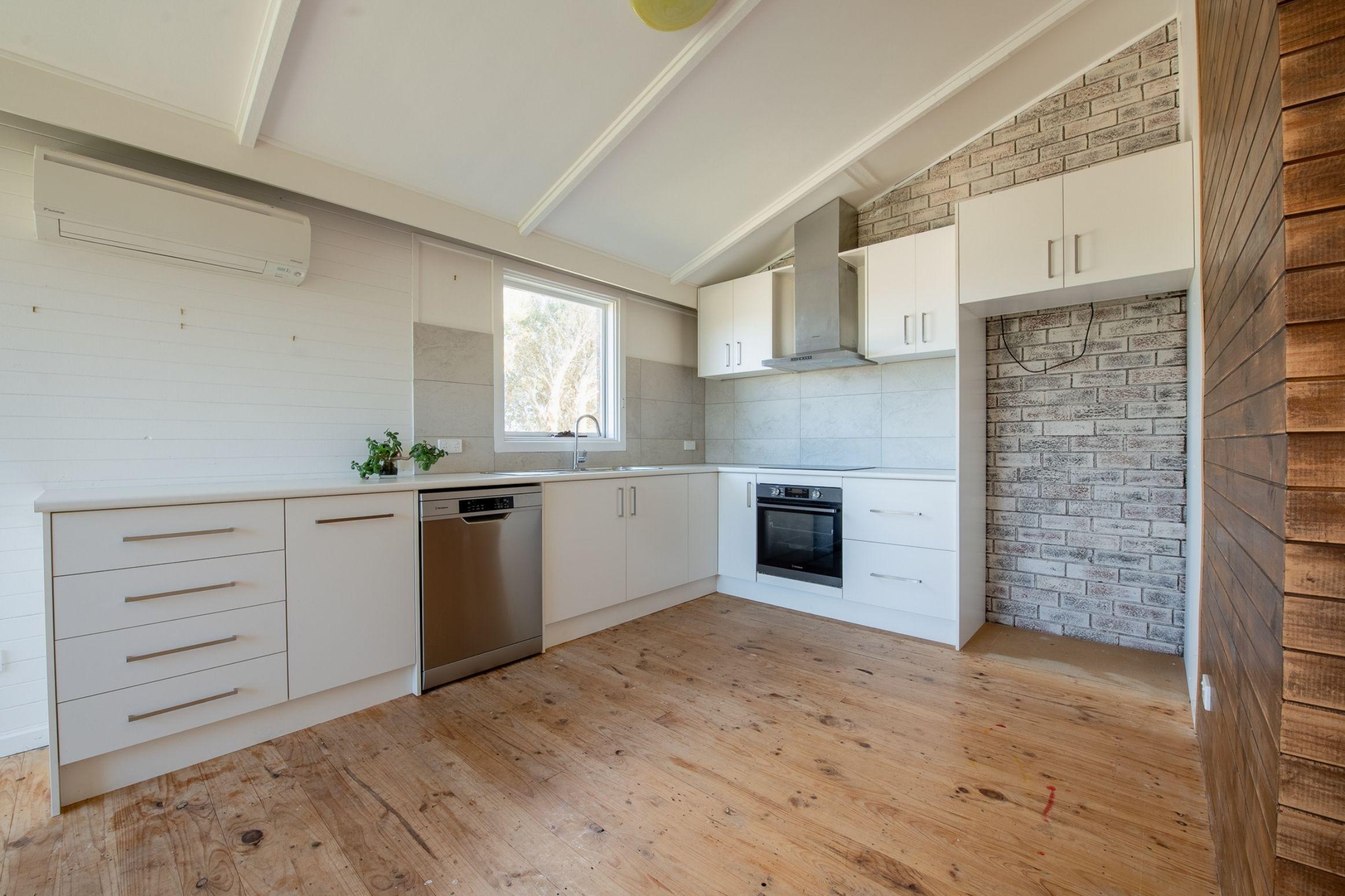 Modern Split Level Unit in Leongatha!