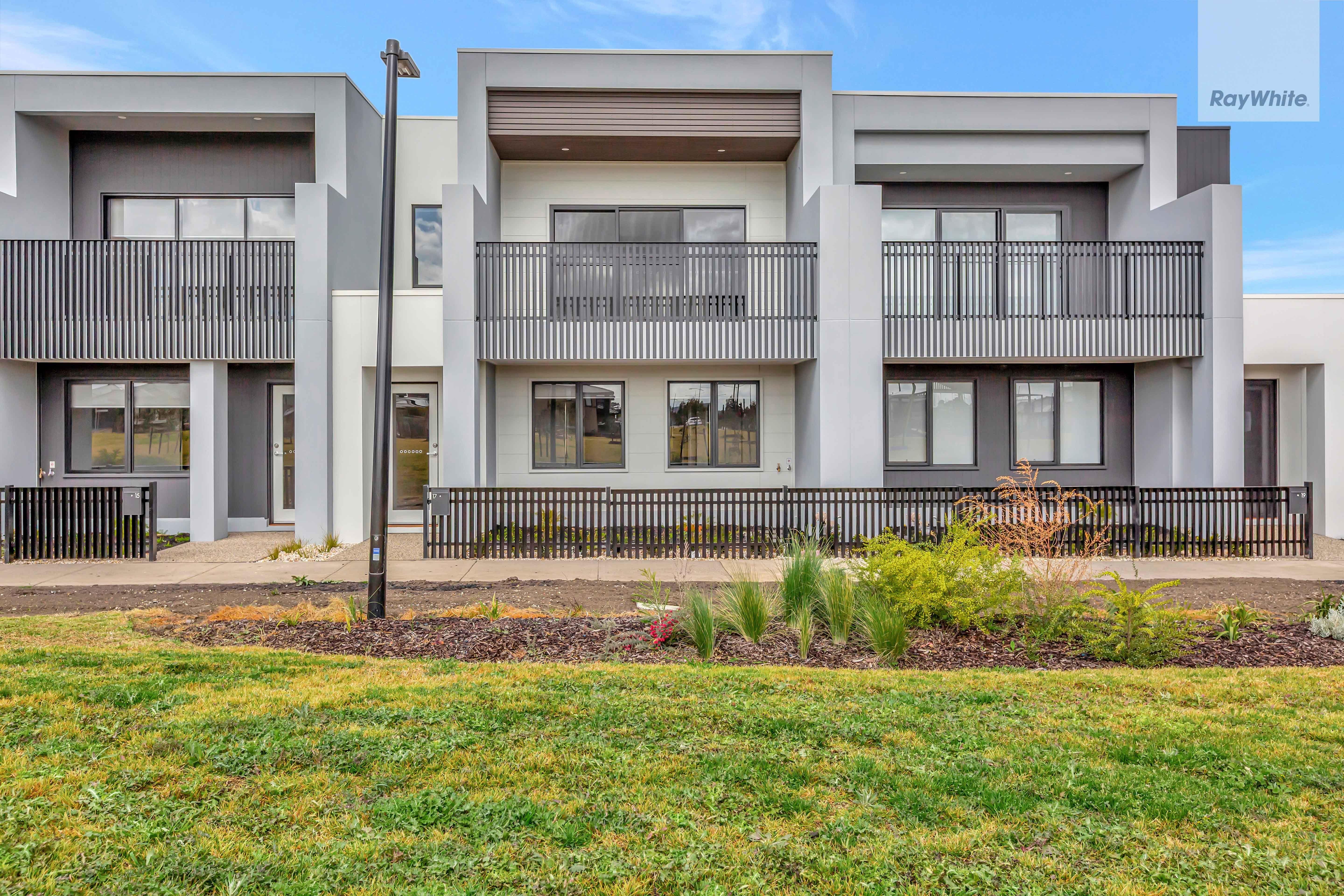 Prop-GPT: Townhouse: VIC Donnybrook, VIC 3064 Home For Rent
