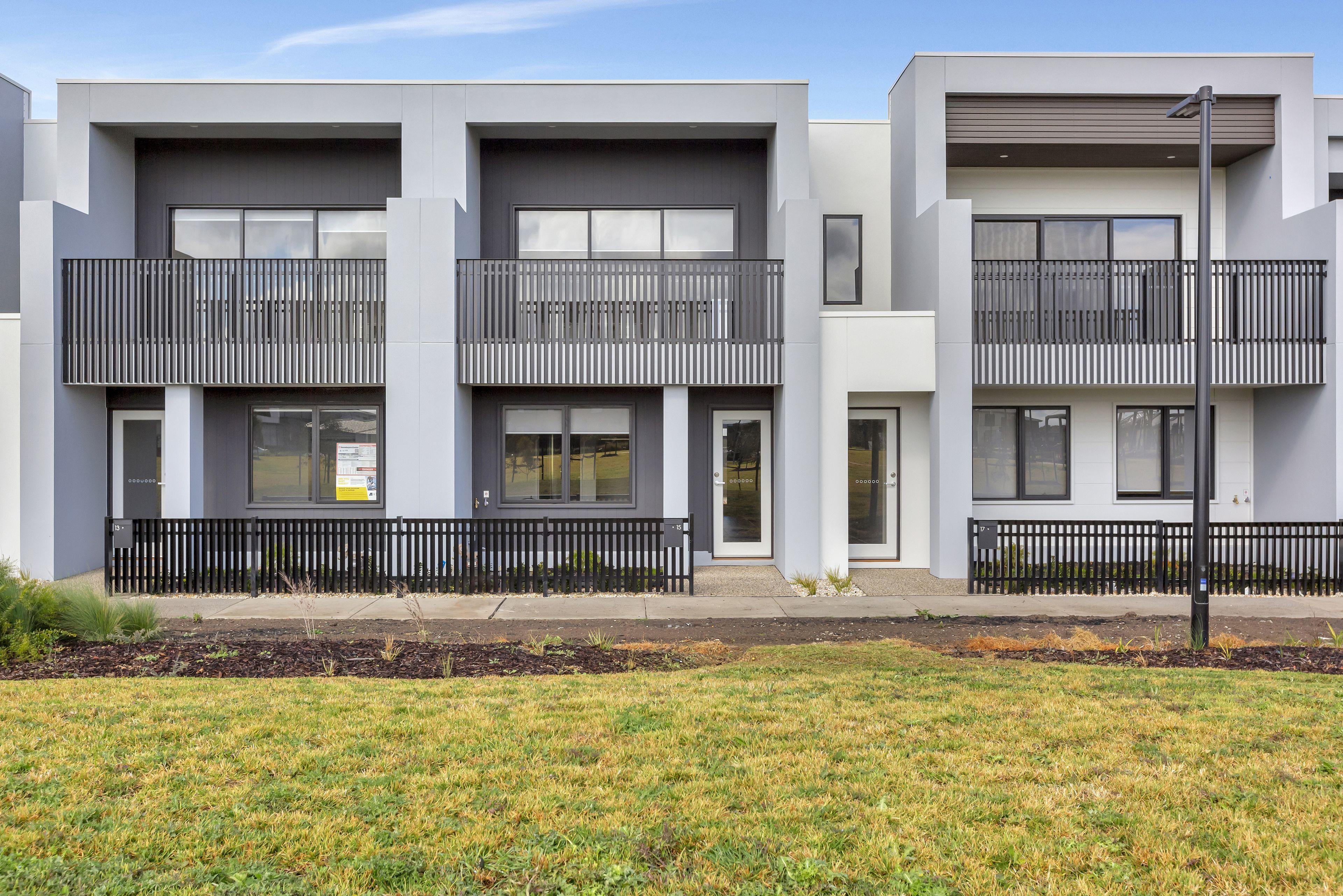 Prop-GPT: Townhouse: VIC Donnybrook, VIC 3064 Home For Rent