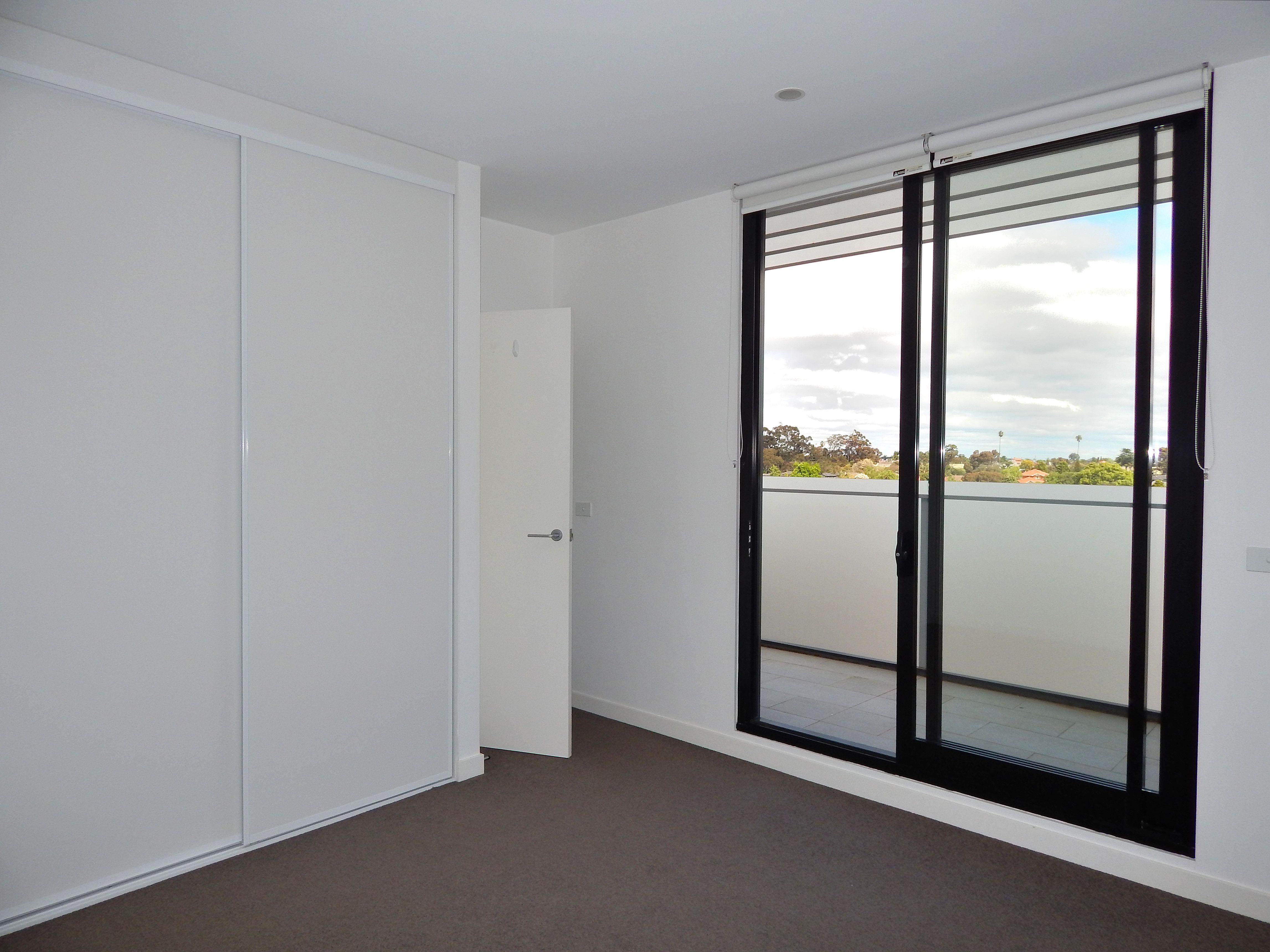 Pristine Modern Apartment in the Heart of Reservoir!