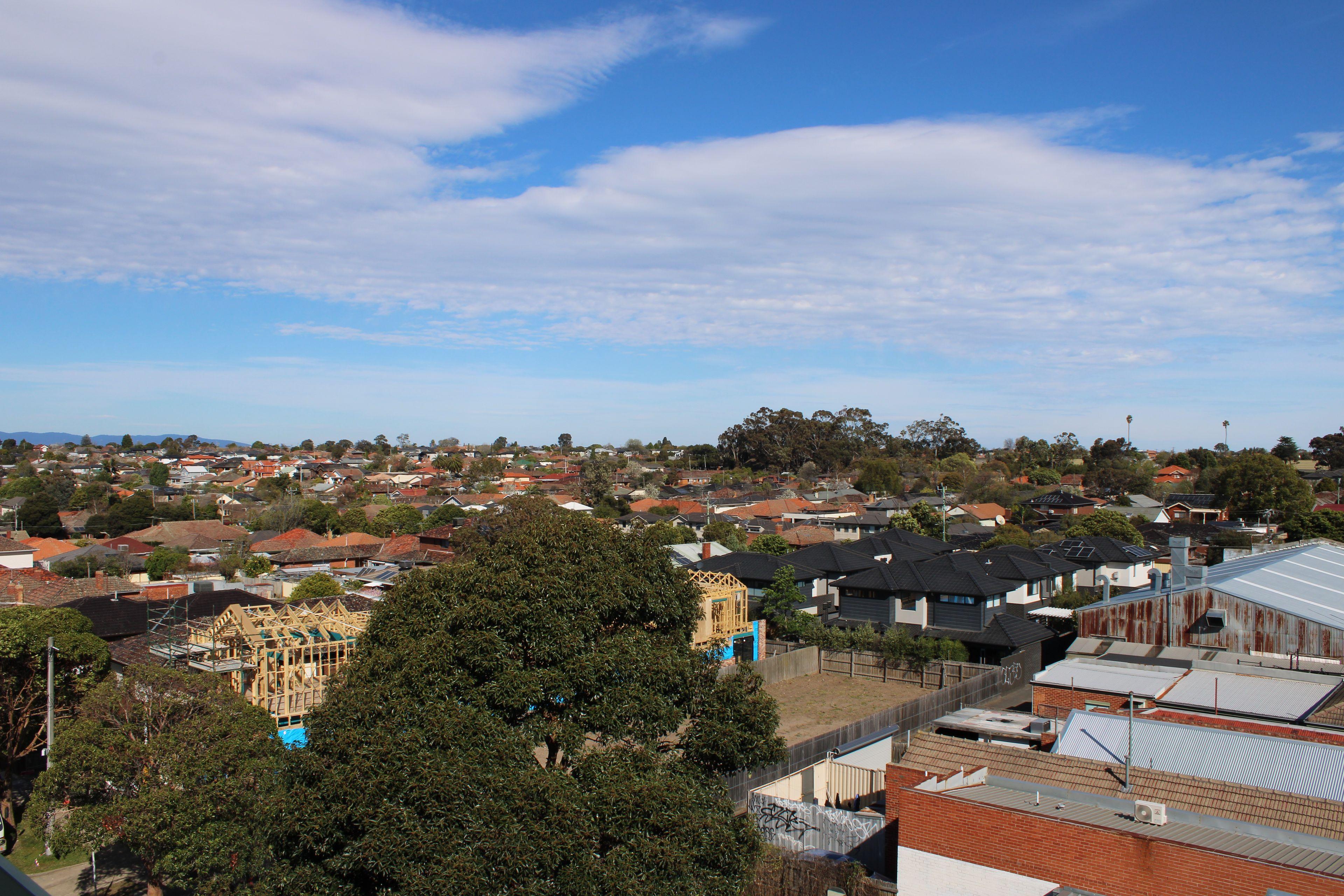 Pristine Modern Apartment in the Heart of Reservoir!