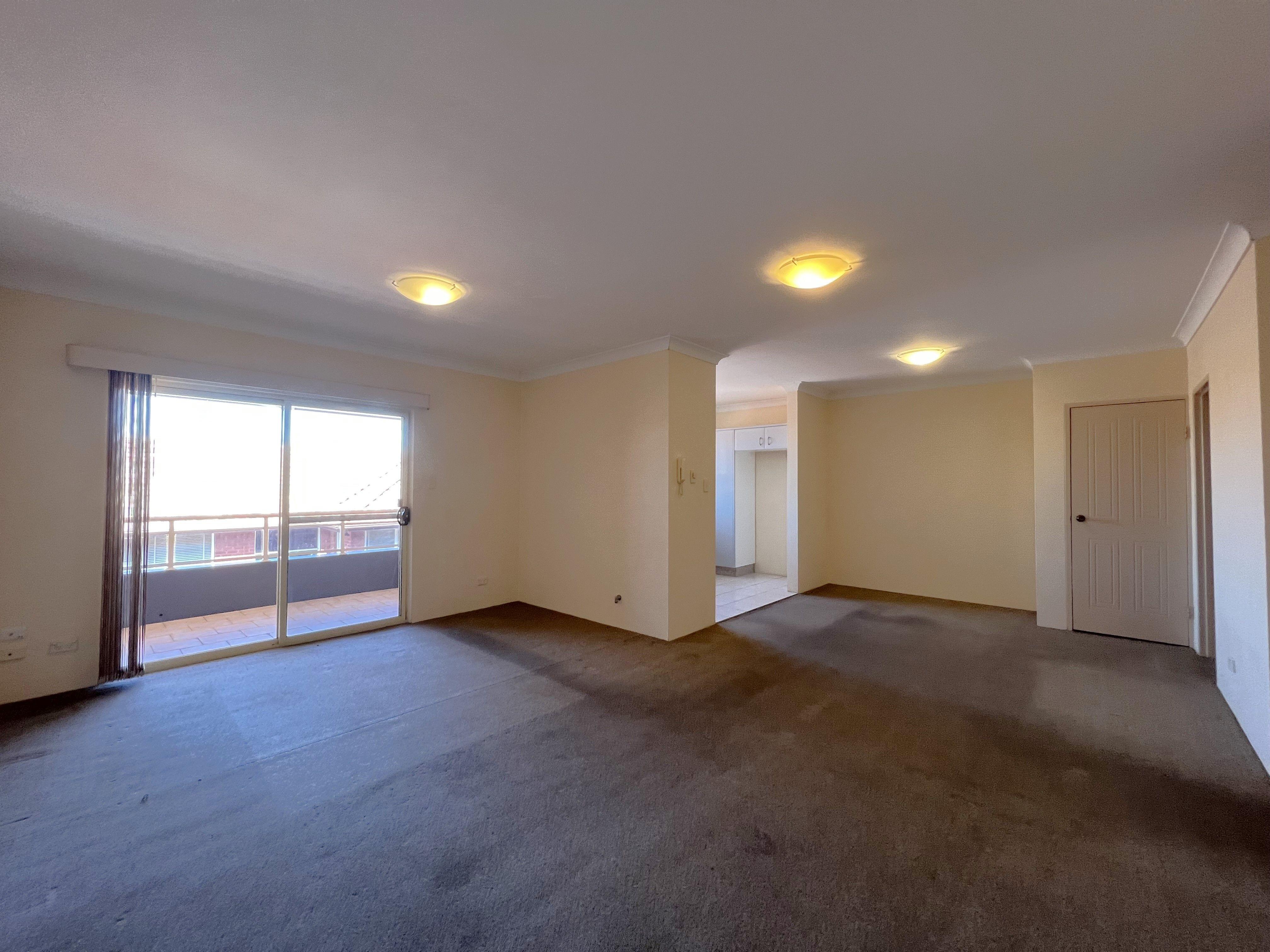 Big Unit Close To Shopping