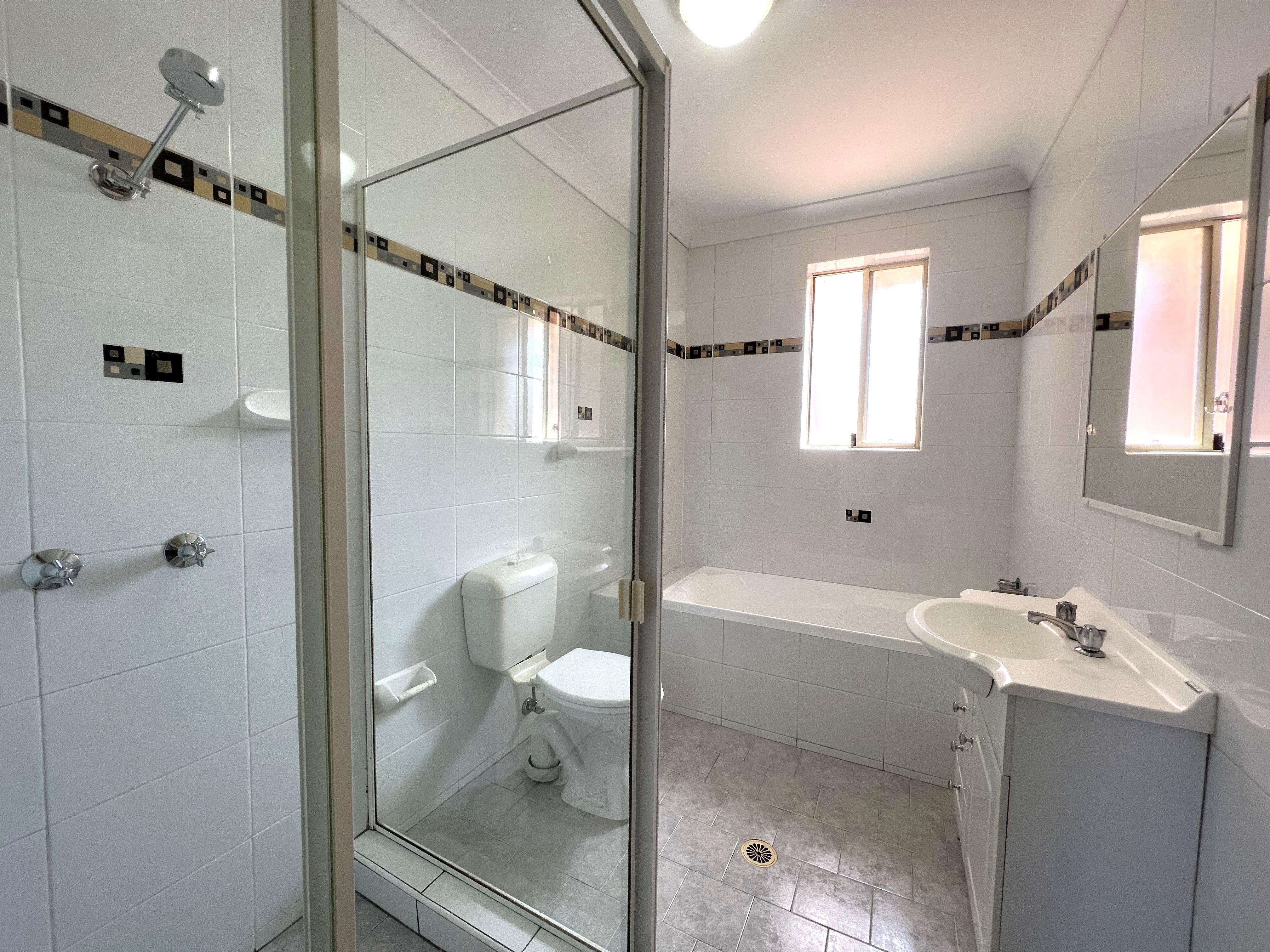 Big Unit Close To Shopping