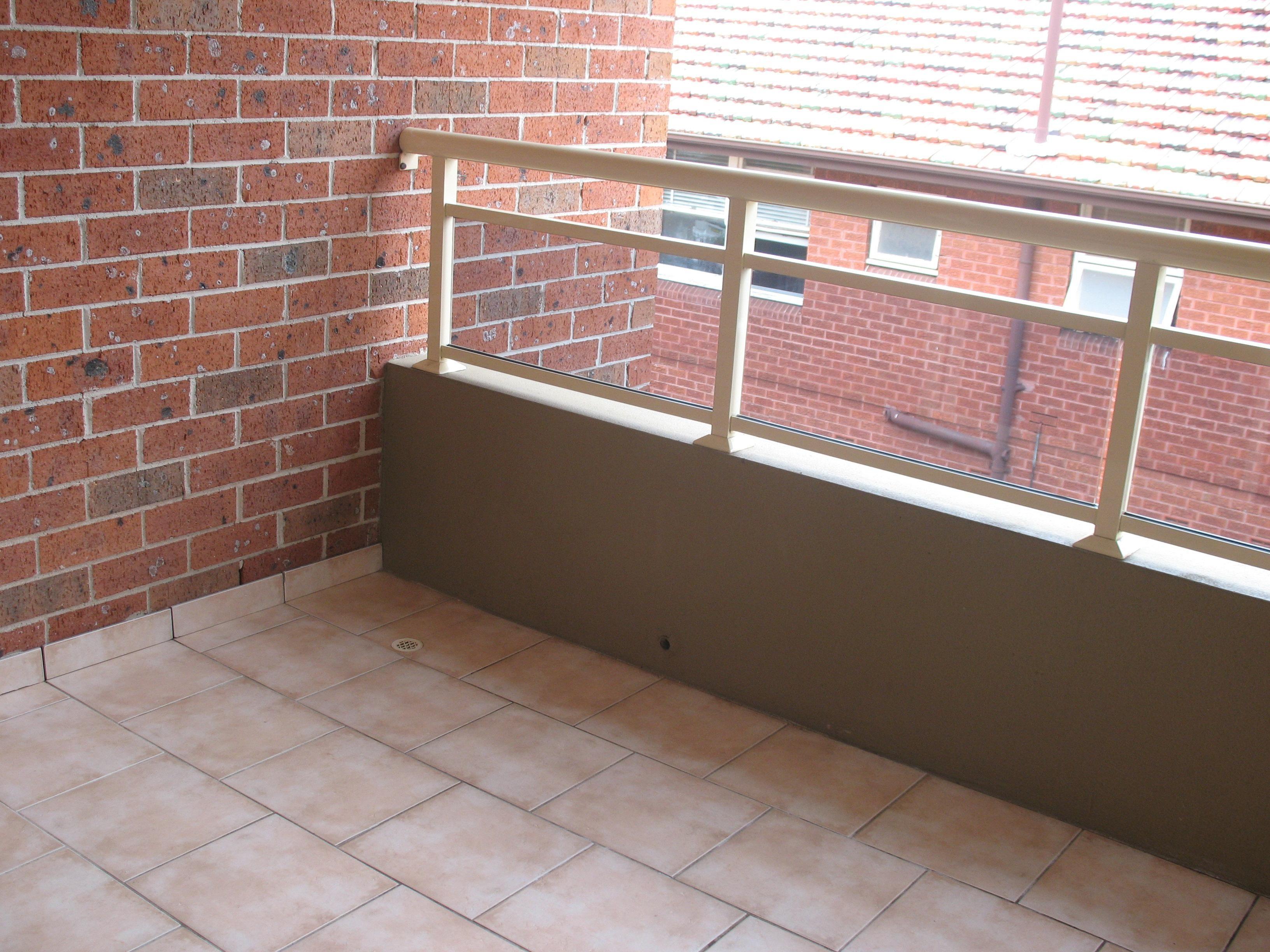 Big Unit Close To Shopping