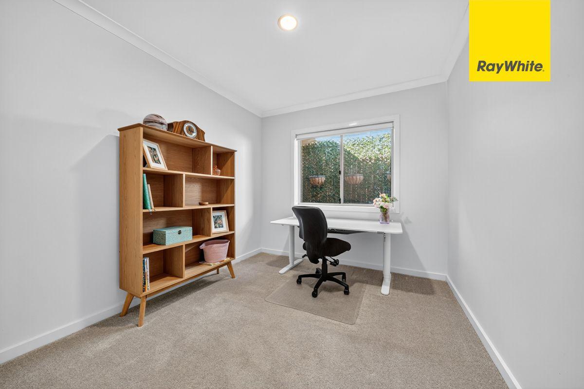 Gracious Family Living in Googong