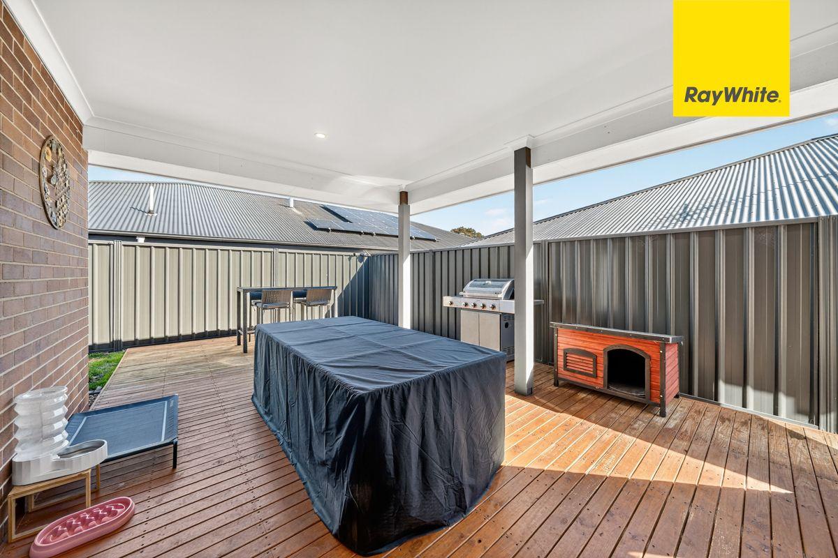 Gracious Family Living in Googong